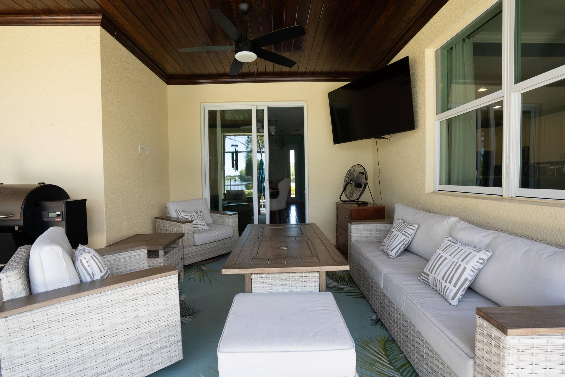 460 SW Vista Lake Drive-4