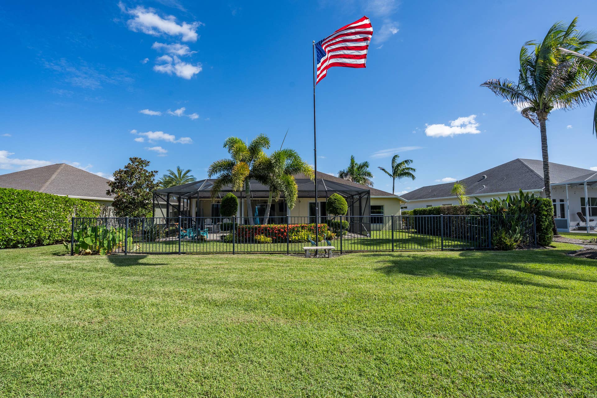 460 SW Vista Lake Drive-11