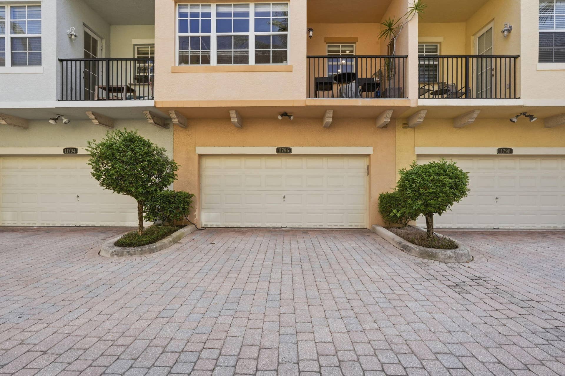 11796 Valencia Gardens Avenue, Palm Beach Gardens, FL 33410 44-web-or-mls-11796_Valencia_Gardens_Ave