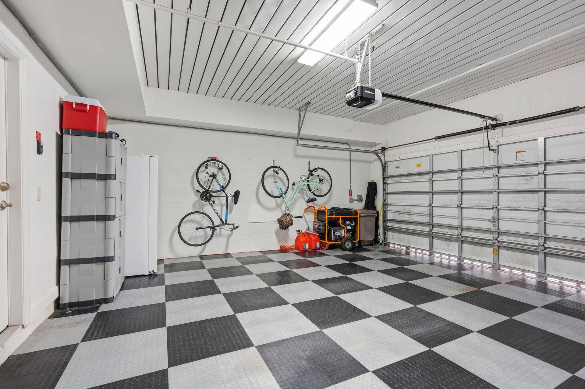 11796 Valencia Gardens Avenue, Palm Beach Gardens, FL 33410 2-Car Garage