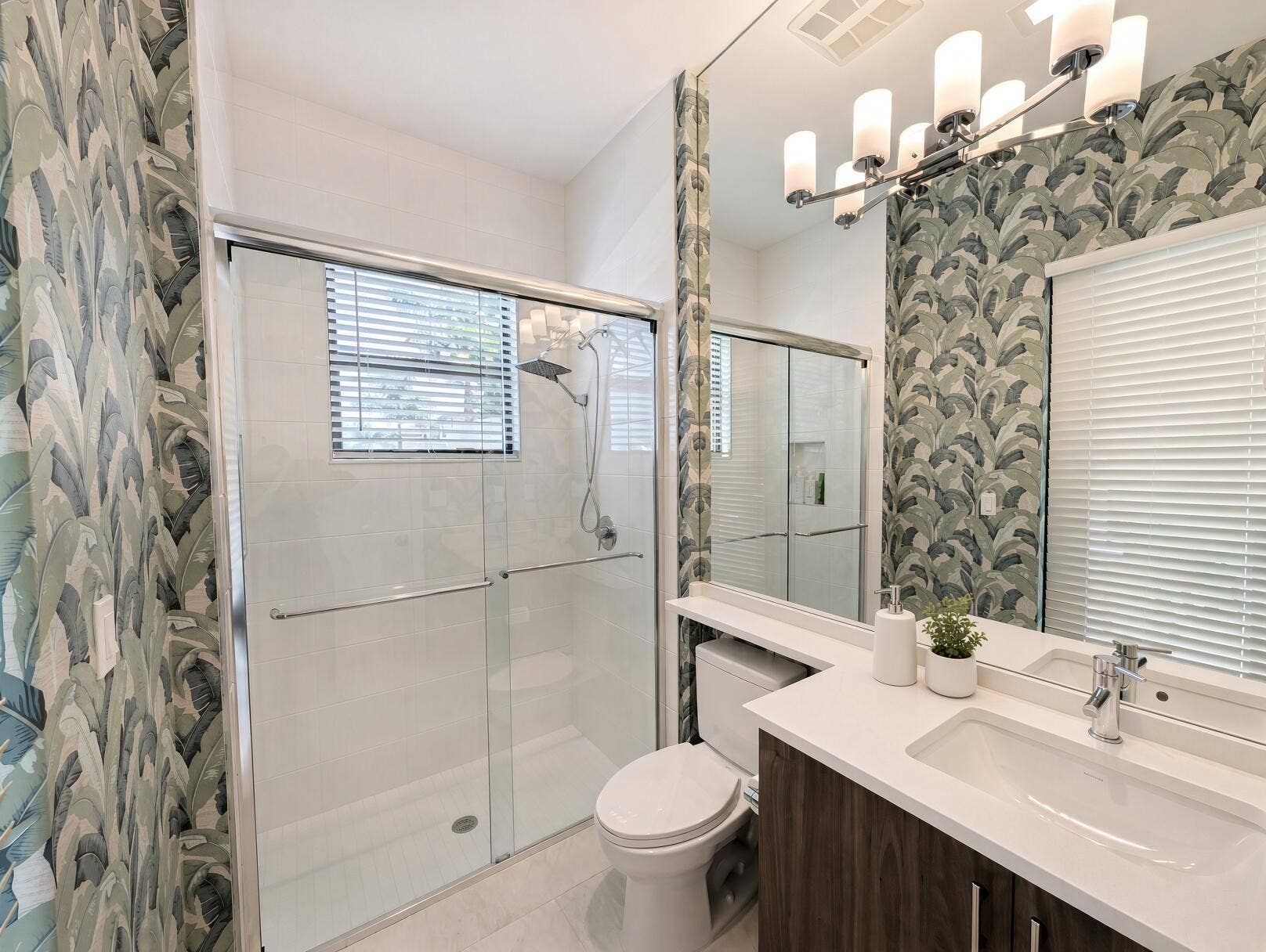 20434 ROSEWOOD GARDEN Way, Boca Raton, FL 33434 Cabana Bath