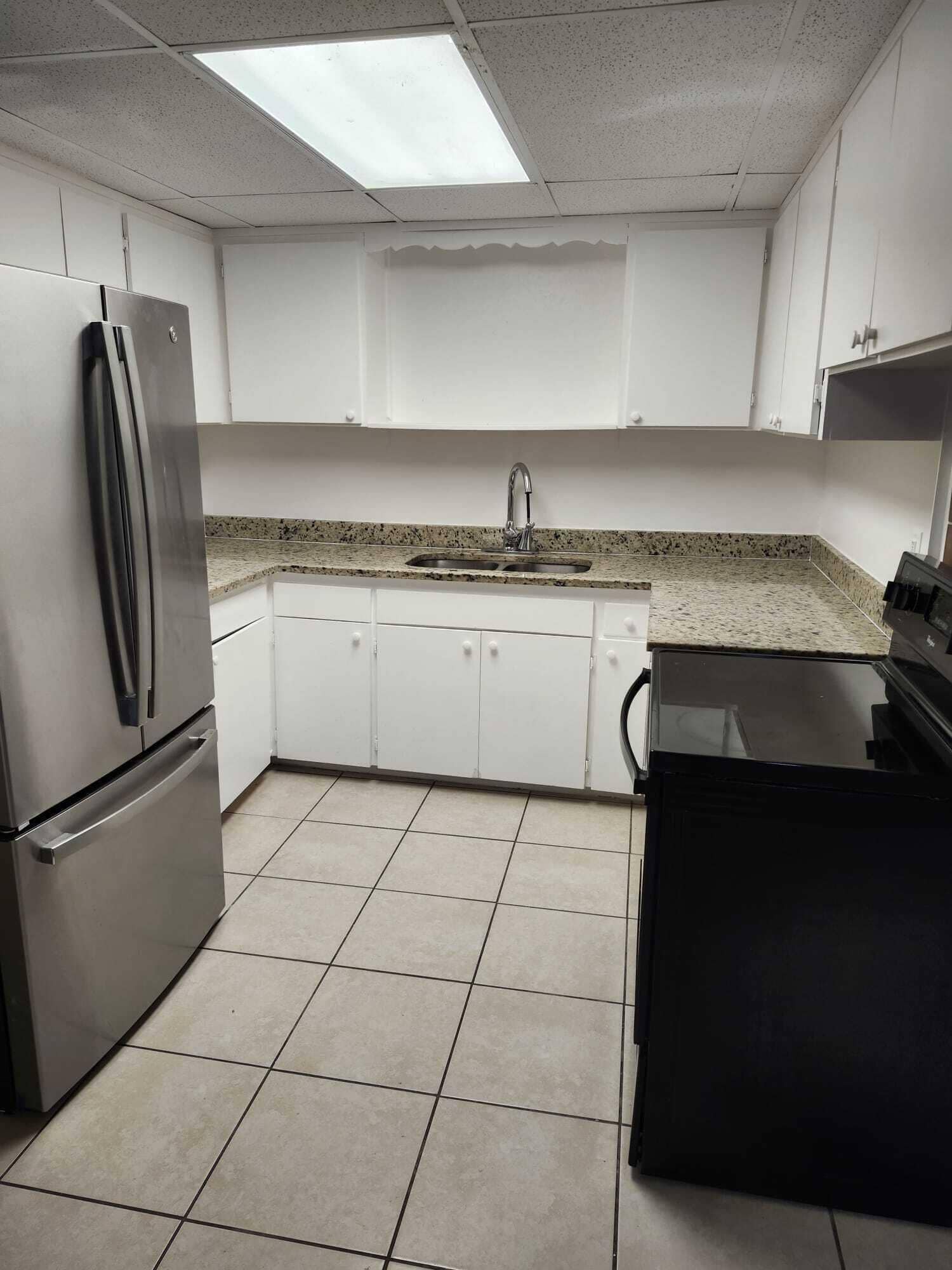 119 S PRICE Street S, Lake Worth, FL 33461 Kitchen