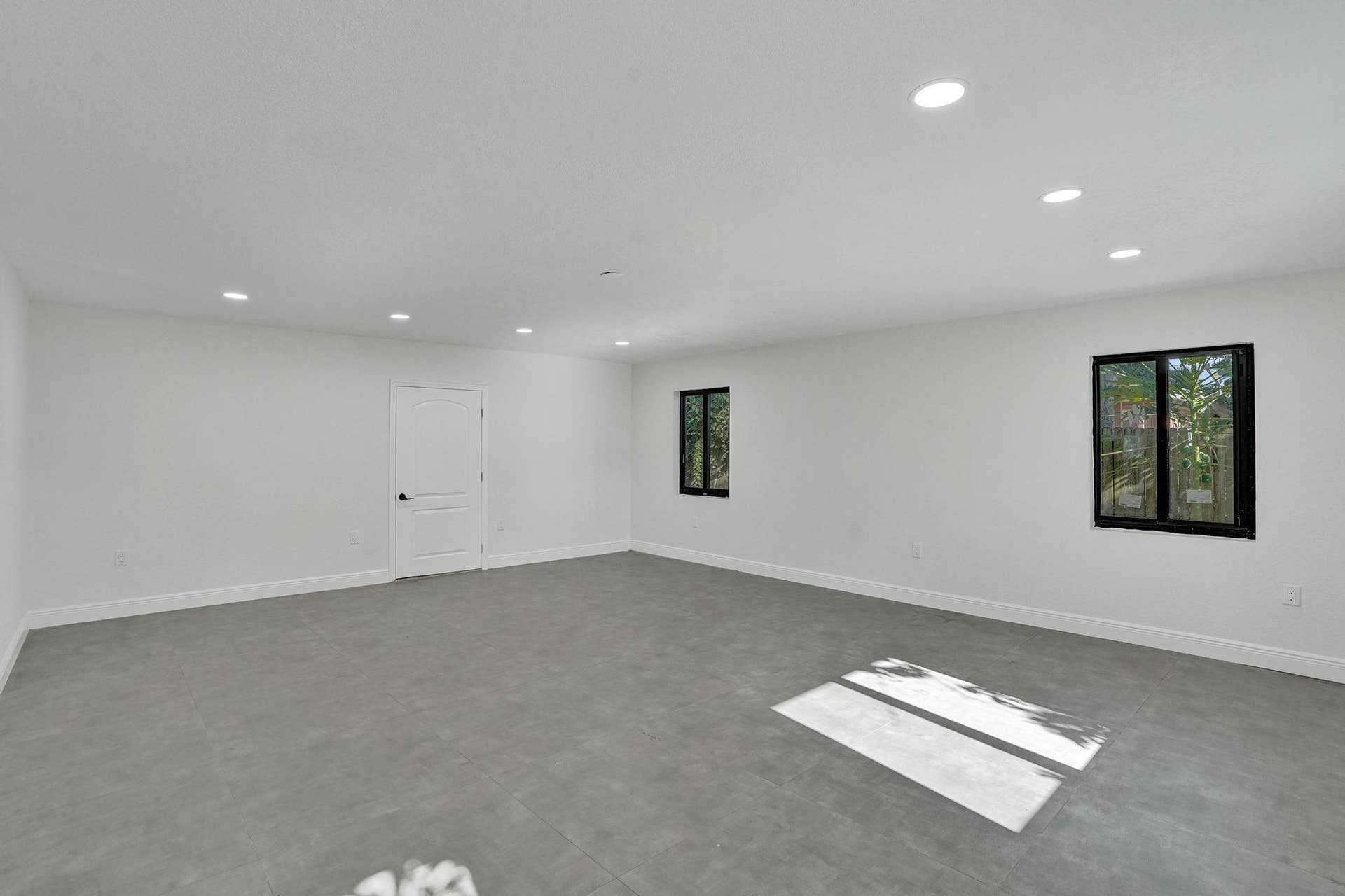 393 CYPRESS Avenue, West Palm Beach, FL 33415 DSC03839