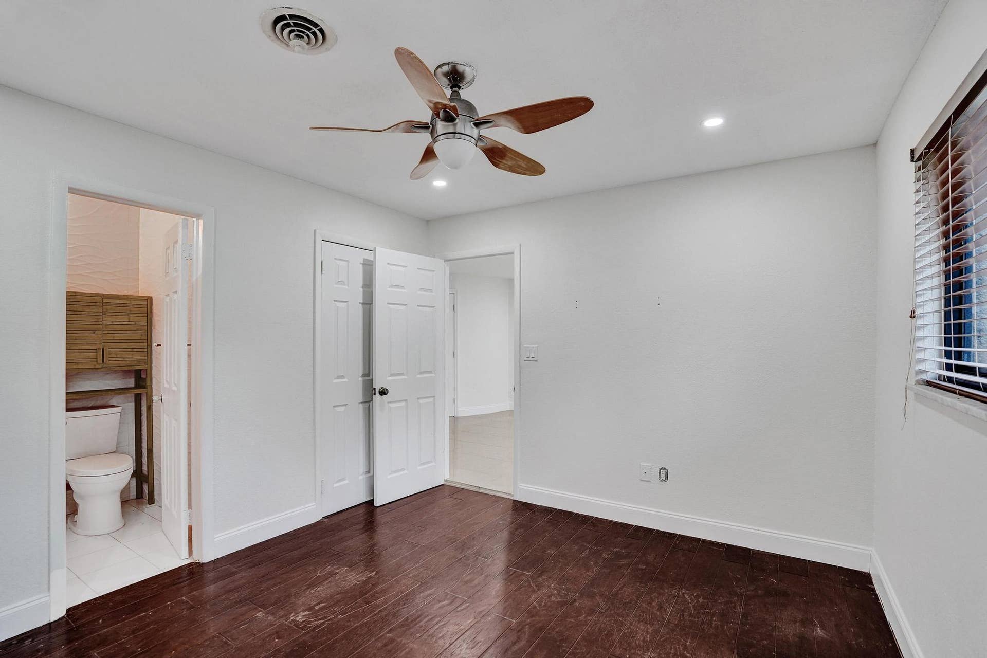 393 CYPRESS Avenue, West Palm Beach, FL 33415 DSC03740
