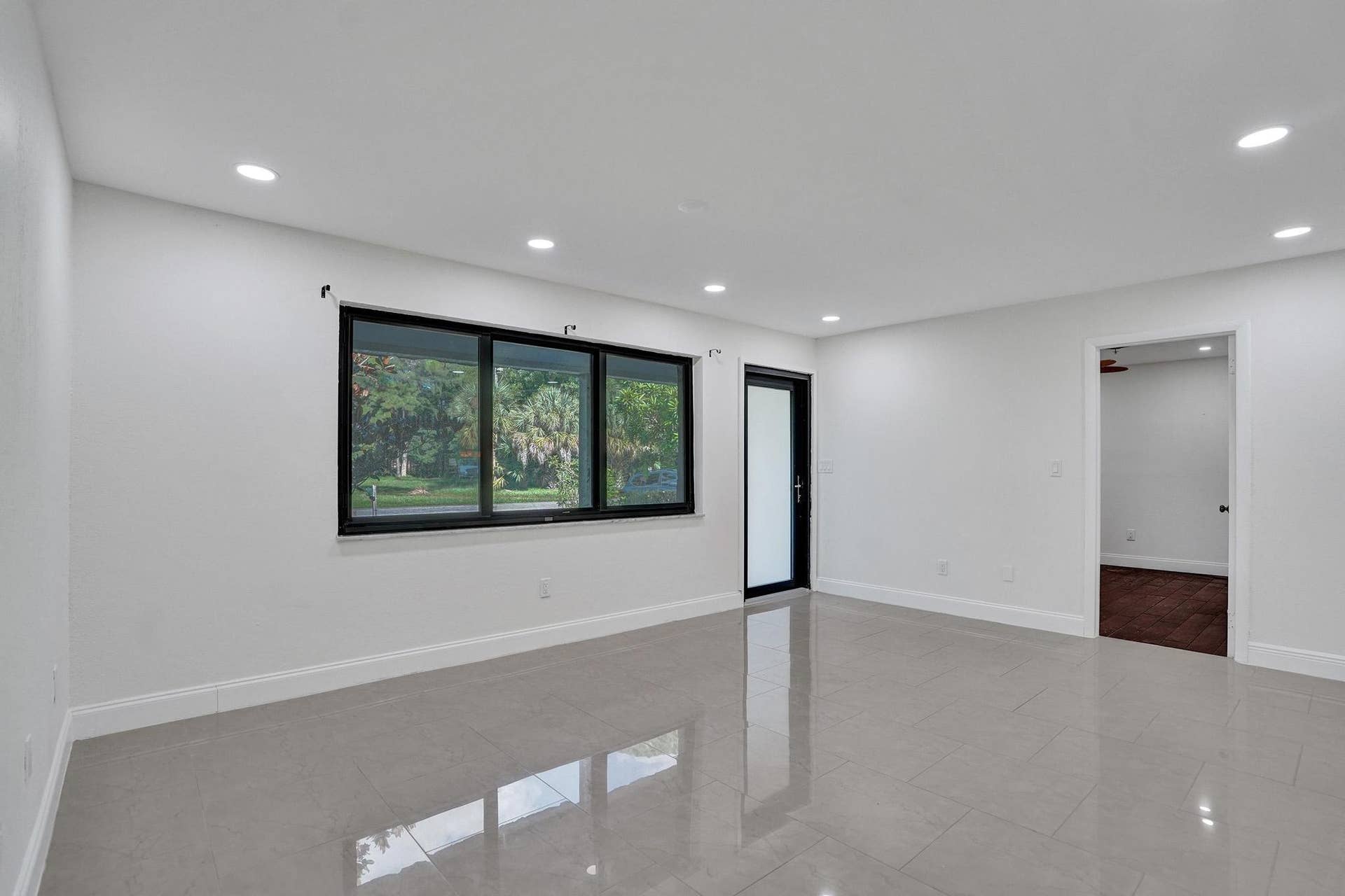 393 CYPRESS Avenue, West Palm Beach, FL 33415 DSC03725