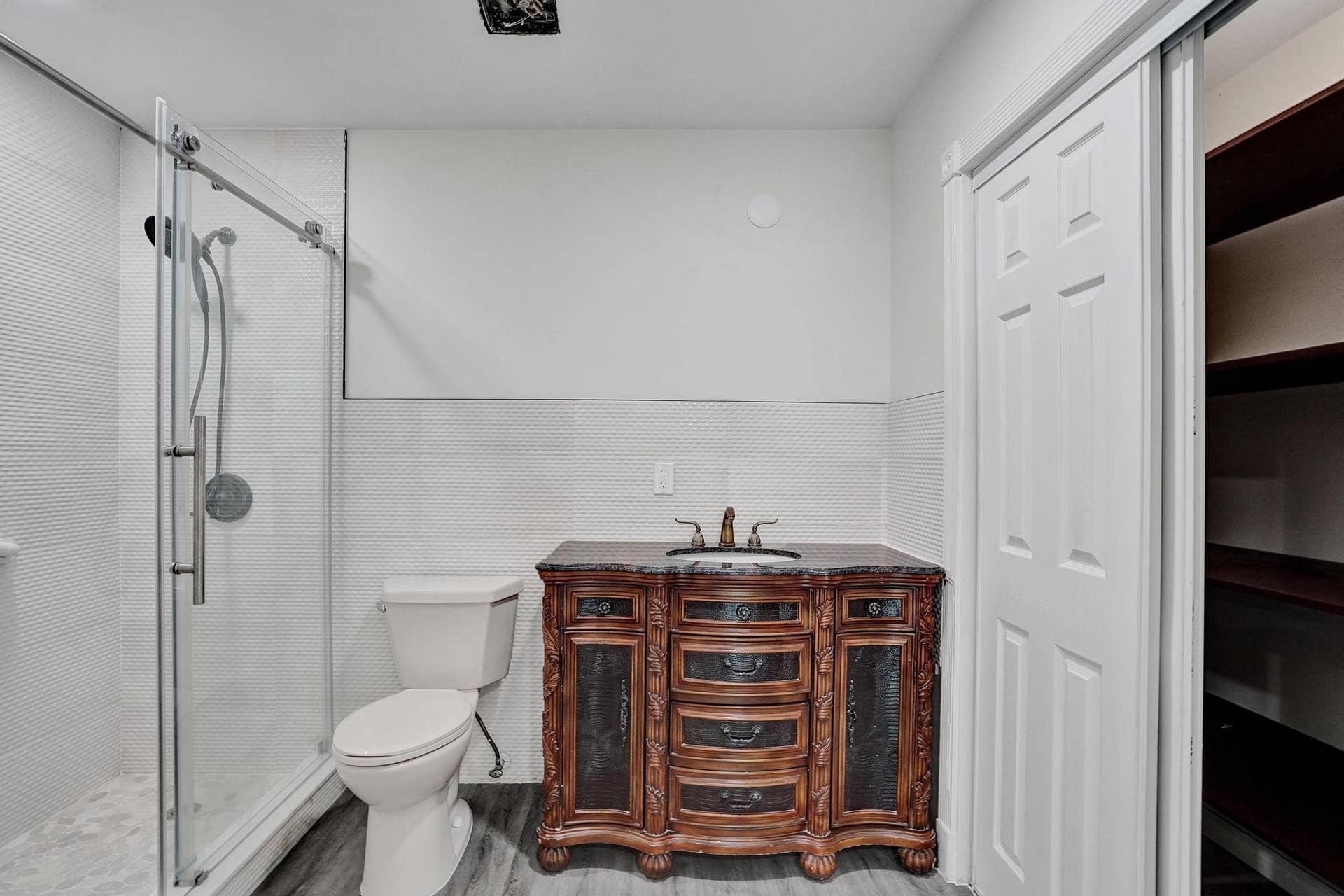 393 CYPRESS Avenue, West Palm Beach, FL 33415 DSC03848