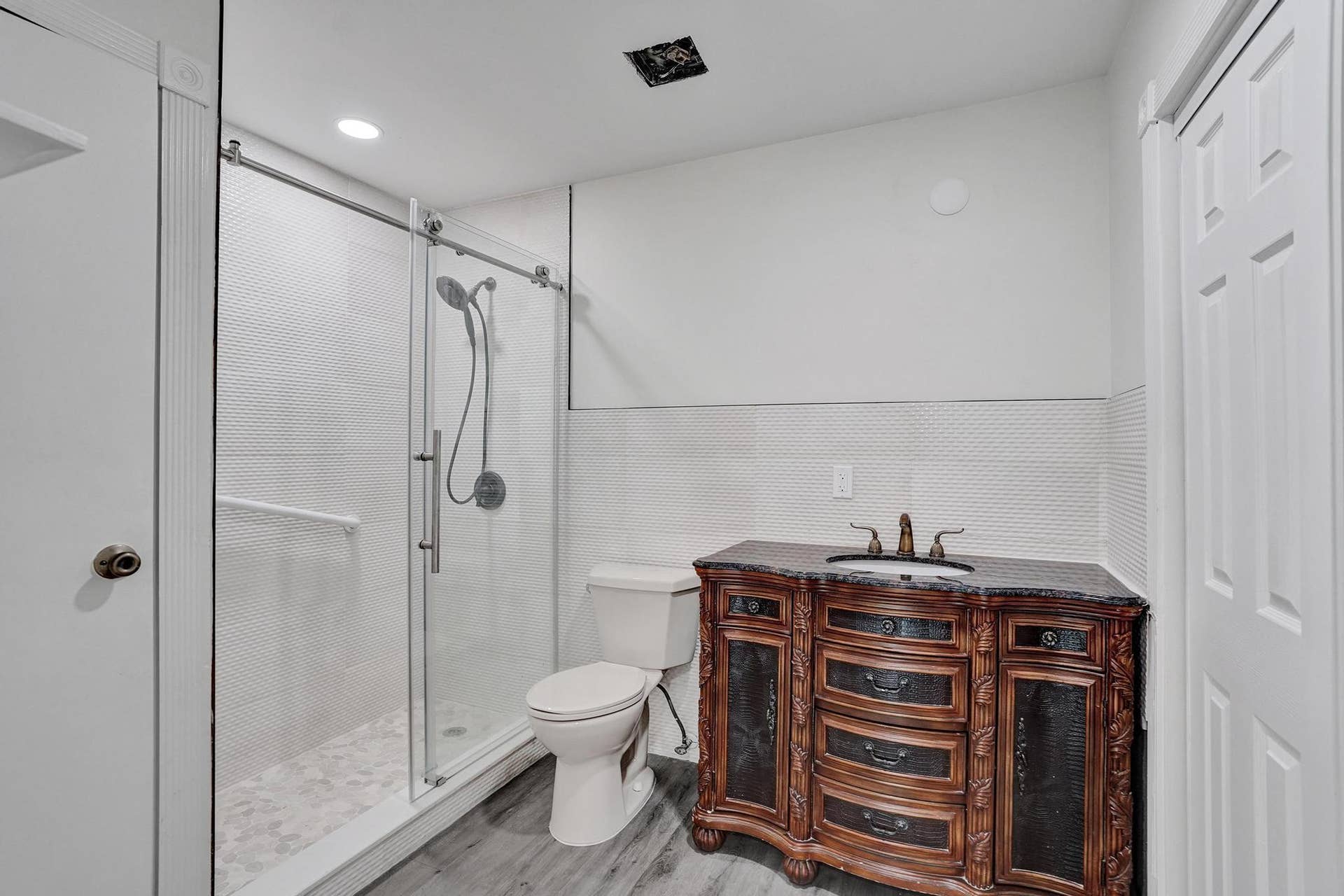 393 CYPRESS Avenue, West Palm Beach, FL 33415 DSC03845
