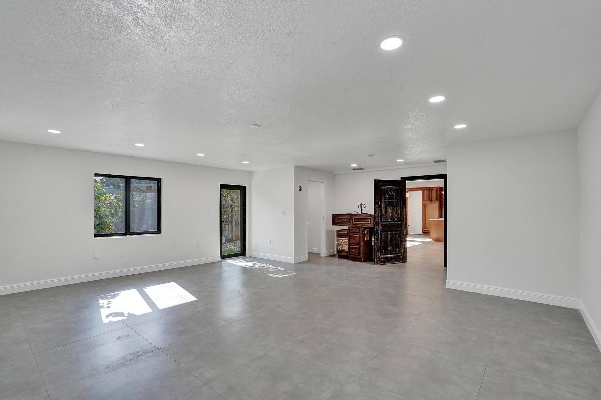 393 CYPRESS Avenue, West Palm Beach, FL 33415 DSC03833