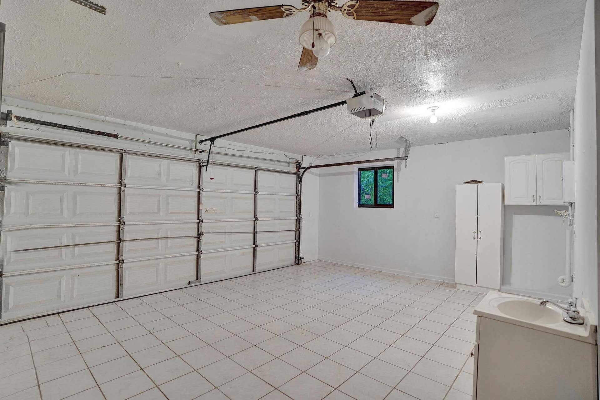 393 CYPRESS Avenue, West Palm Beach, FL 33415 DSC03788