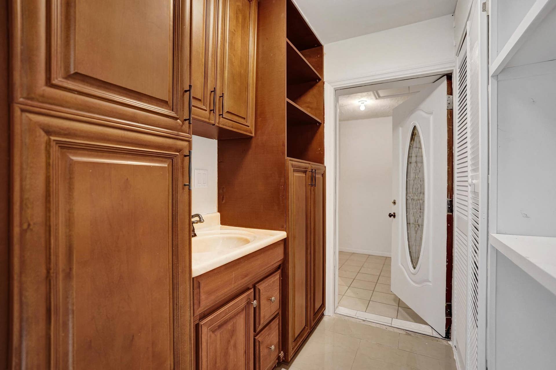 393 CYPRESS Avenue, West Palm Beach, FL 33415 DSC03785