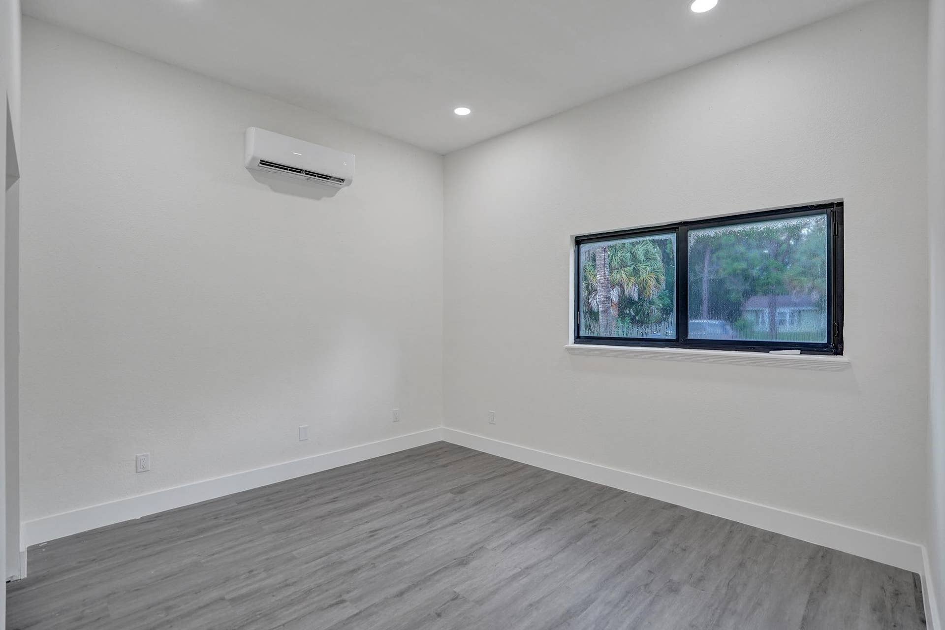 393 CYPRESS Avenue, West Palm Beach, FL 33415 DSC03770