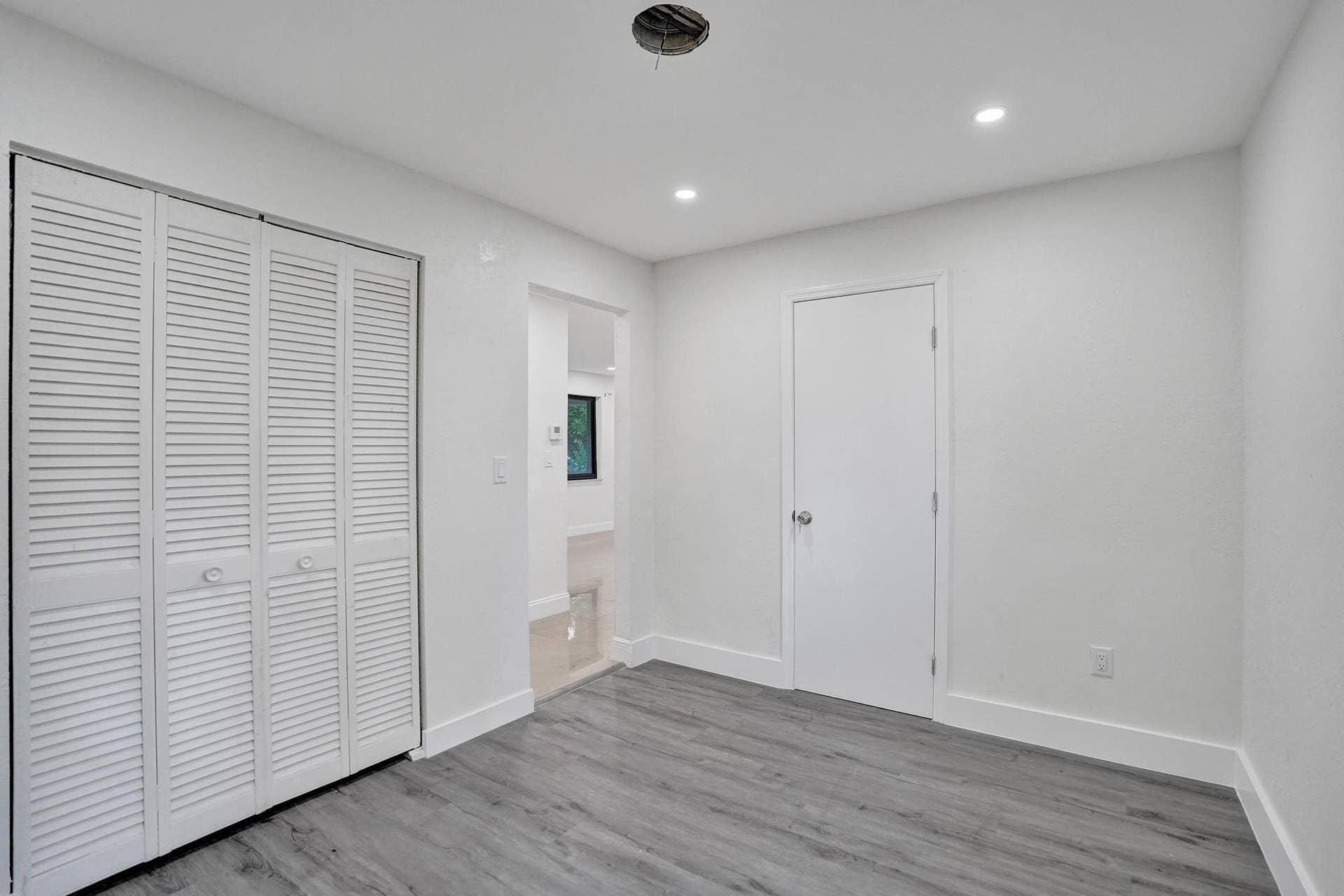 393 CYPRESS Avenue, West Palm Beach, FL 33415 DSC03758
