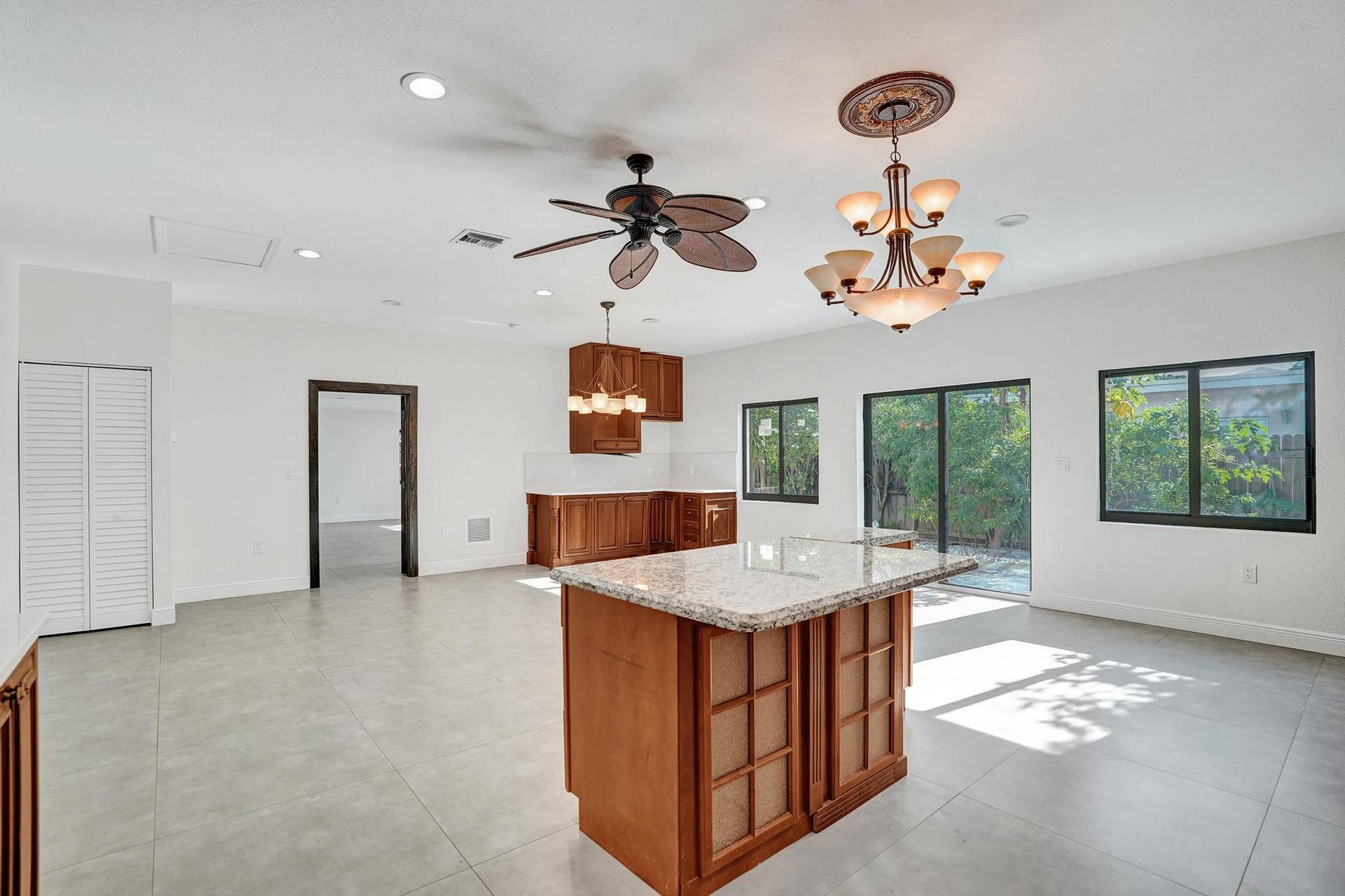 393 CYPRESS Avenue, West Palm Beach, FL 33415 DSC03806