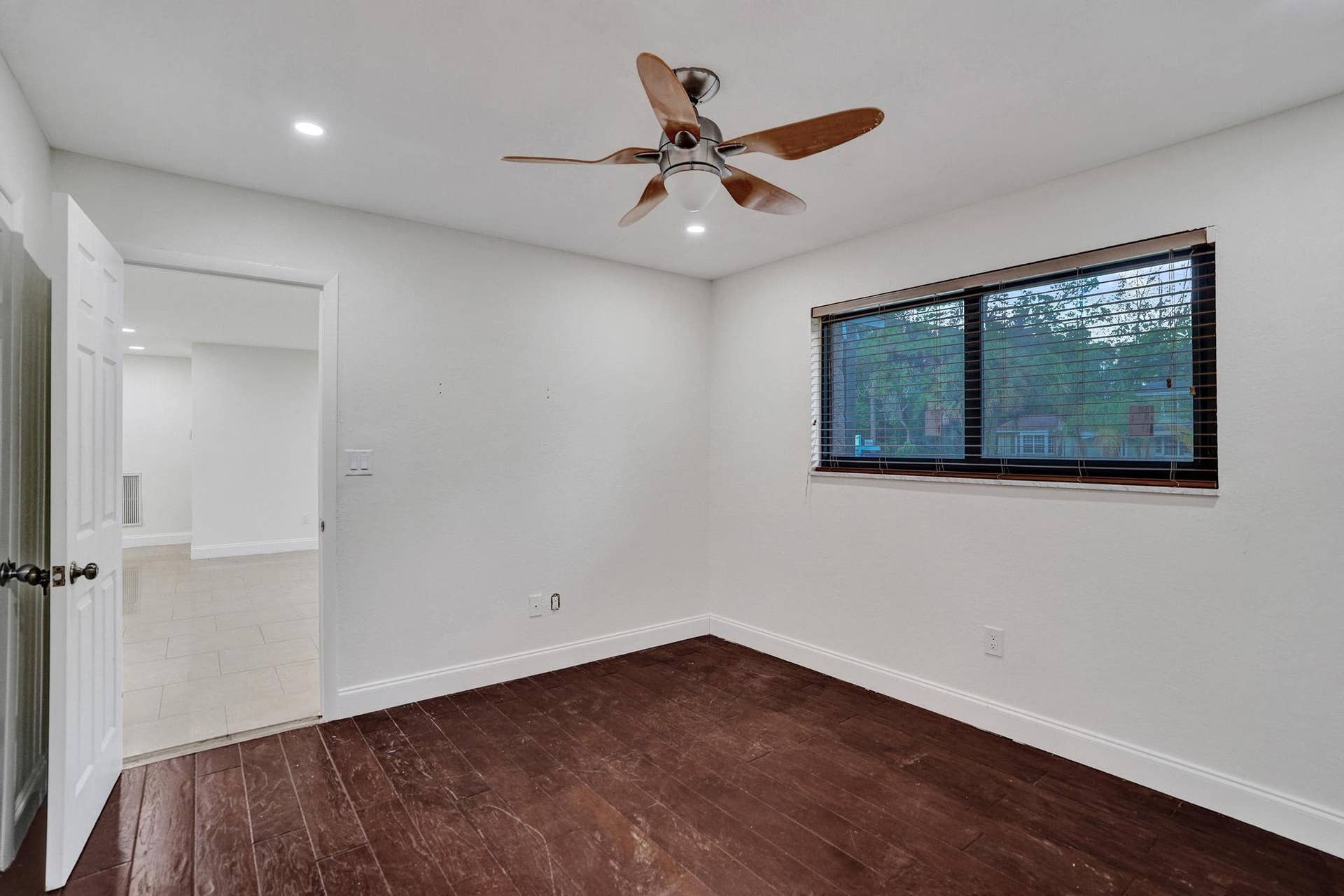 393 CYPRESS Avenue, West Palm Beach, FL 33415 DSC03743