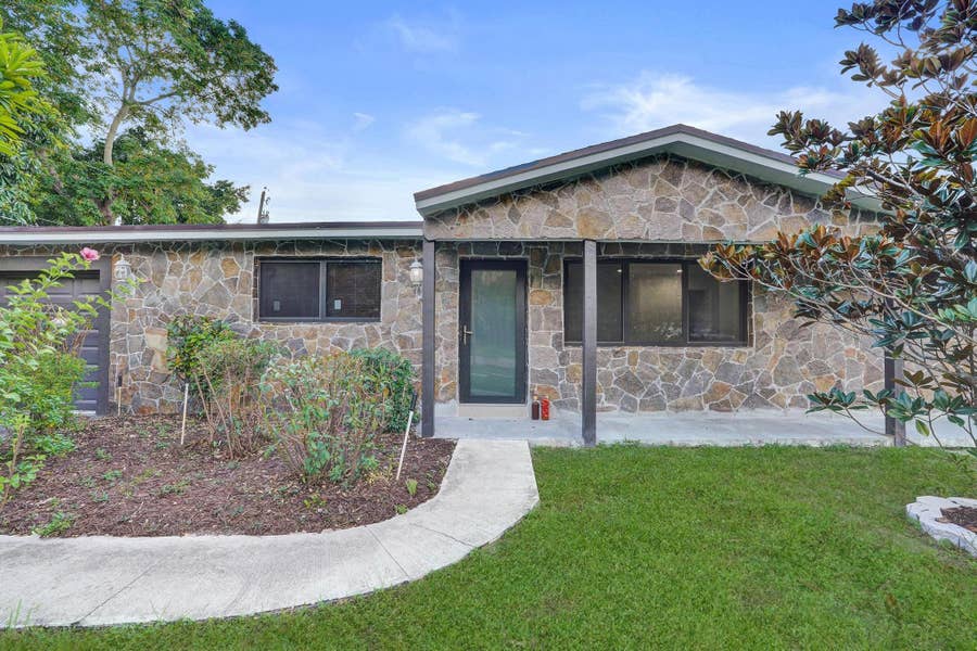 Property photo for 393 CYPRESS Avenue, West Palm Beach, FL