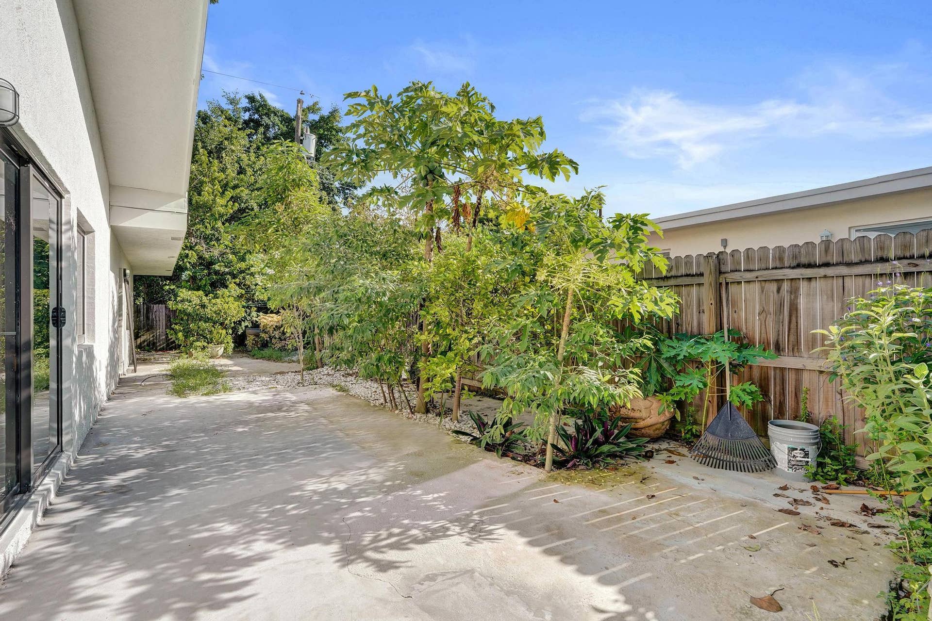 393 CYPRESS Avenue, West Palm Beach, FL 33415 DSC03854