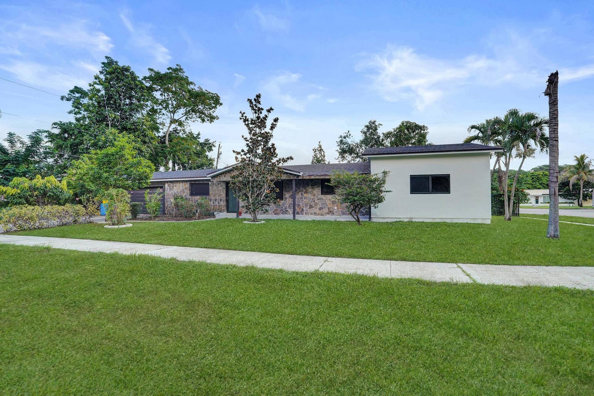 393 CYPRESS Avenue, West Palm Beach, FL 33415 DSC03881