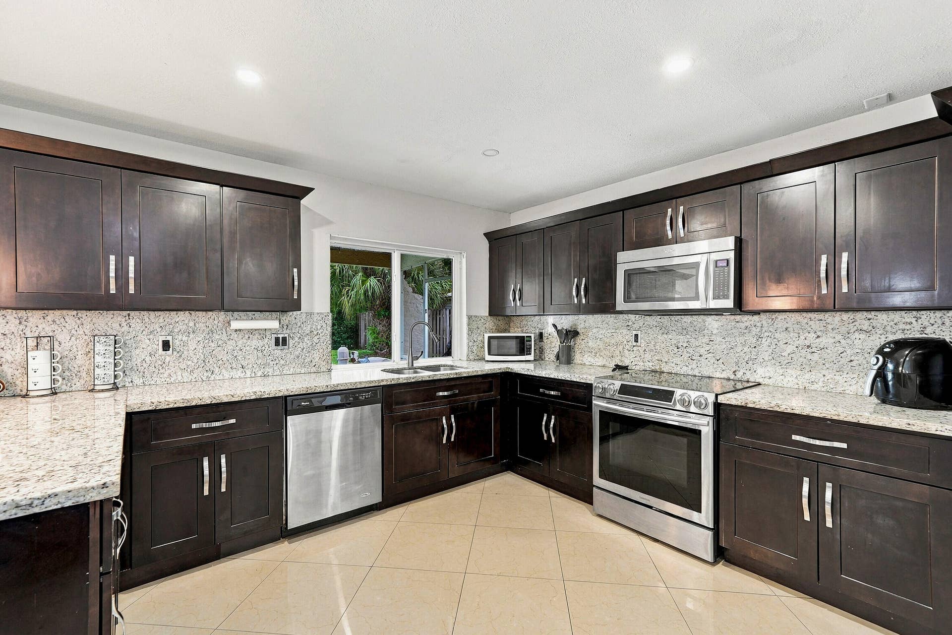 9041 NW 27TH Place, Coral Springs, FL 33065 21_dsc00371_65bc748d