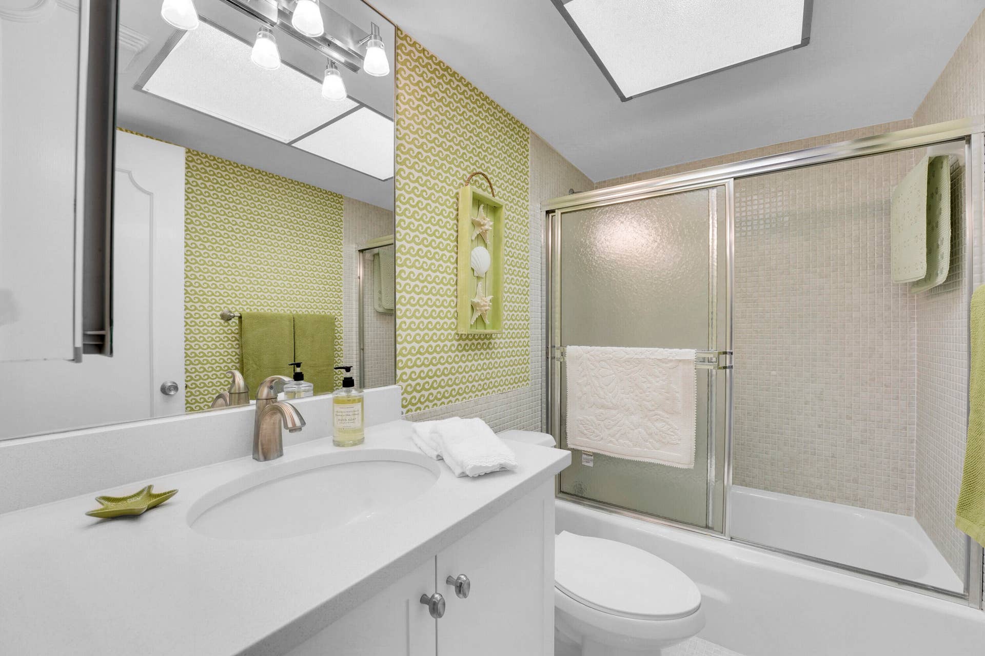 306 Guest Bath