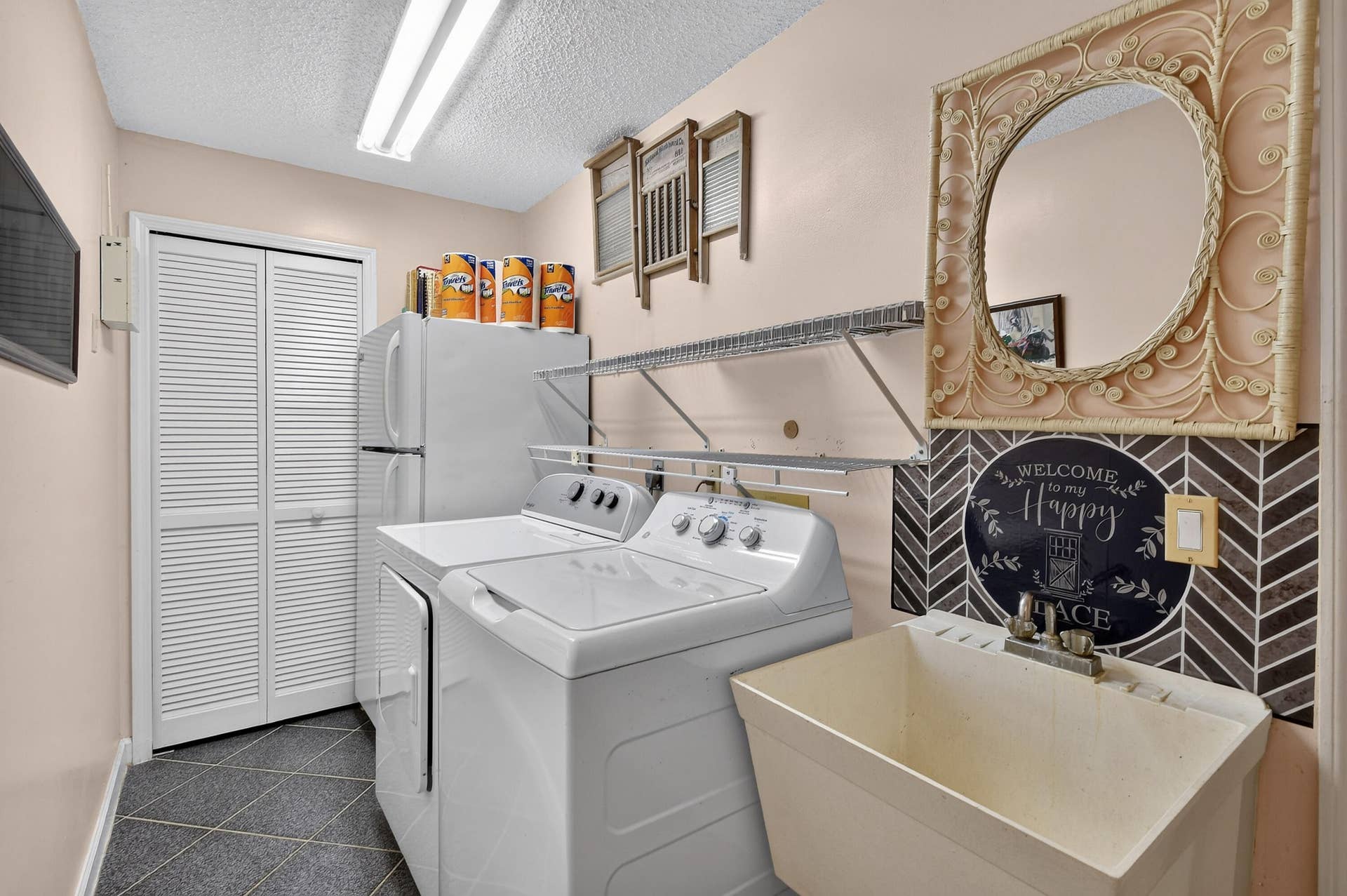 6508 Kings Highway, Fort Pierce, FL 34951 Large Laundry room with a pantry