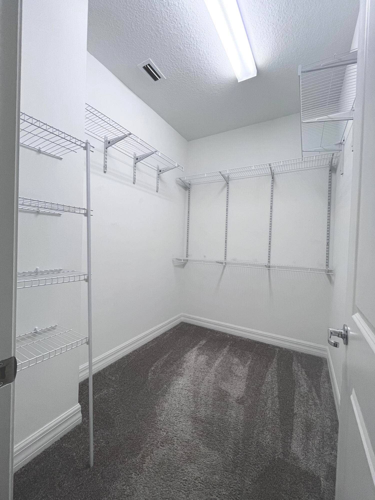 Ownersuite Walk-In Closet