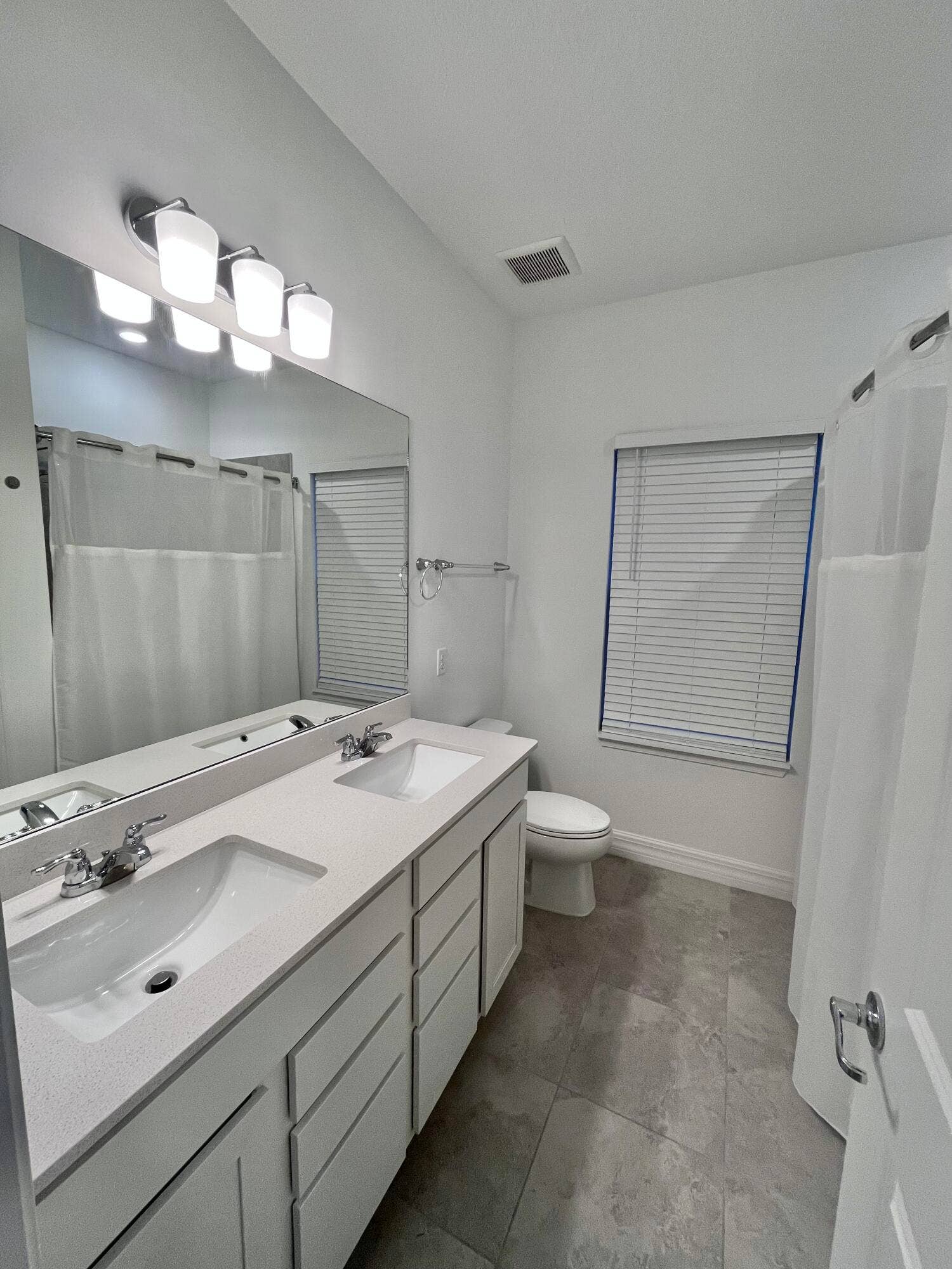 Upstair Full Bathroom