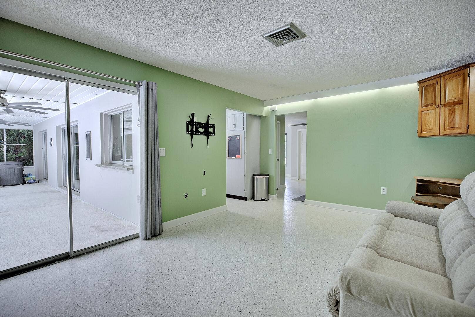 1040 Lake Lotela Drive, Avon Park, FL 33825 G4A2449_50_51
