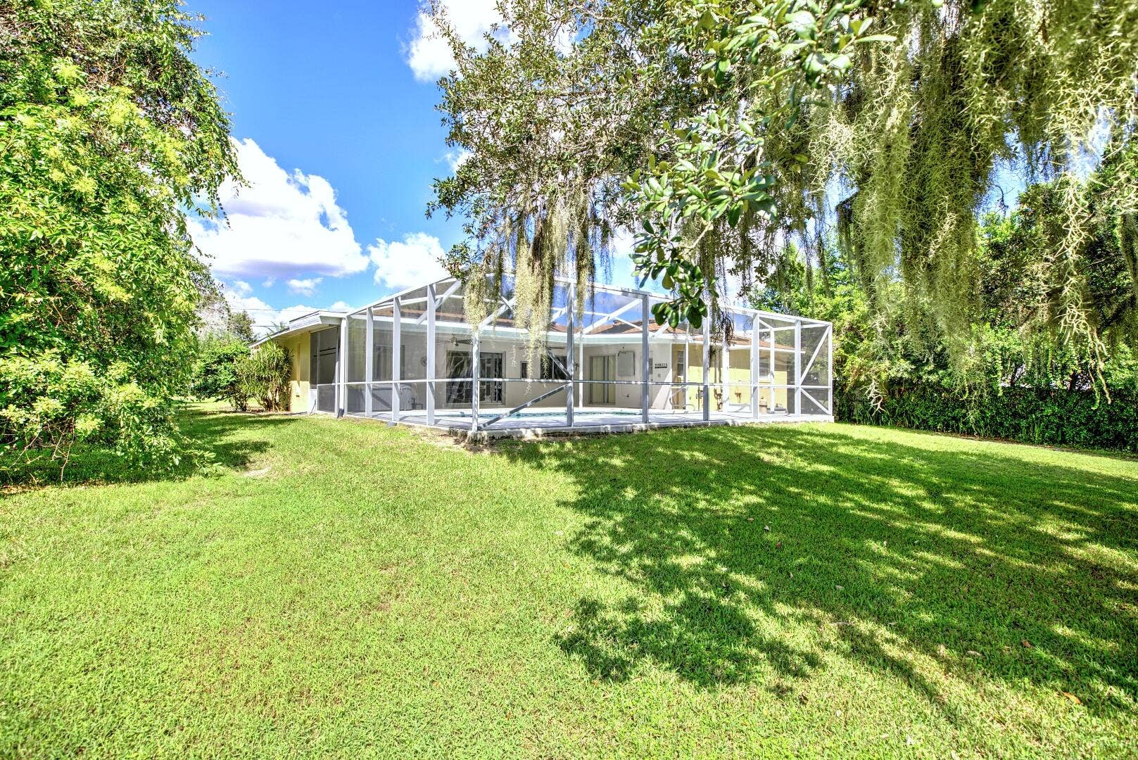 1040 Lake Lotela Drive, Avon Park, FL 33825 G4A2506_7_8