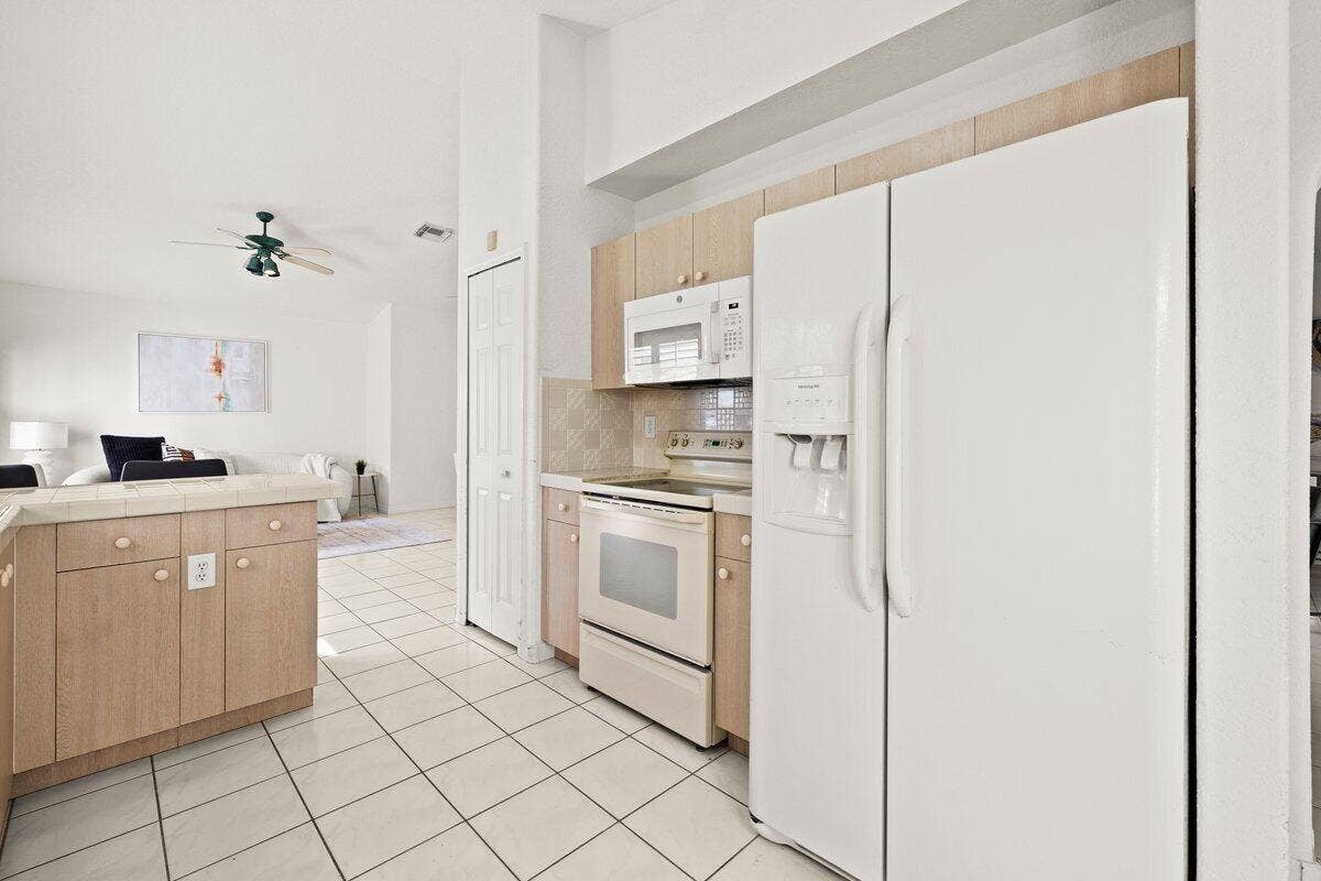 363 SW 161st Avenue, Pembroke Pines, FL 33027 Kitchen 2
