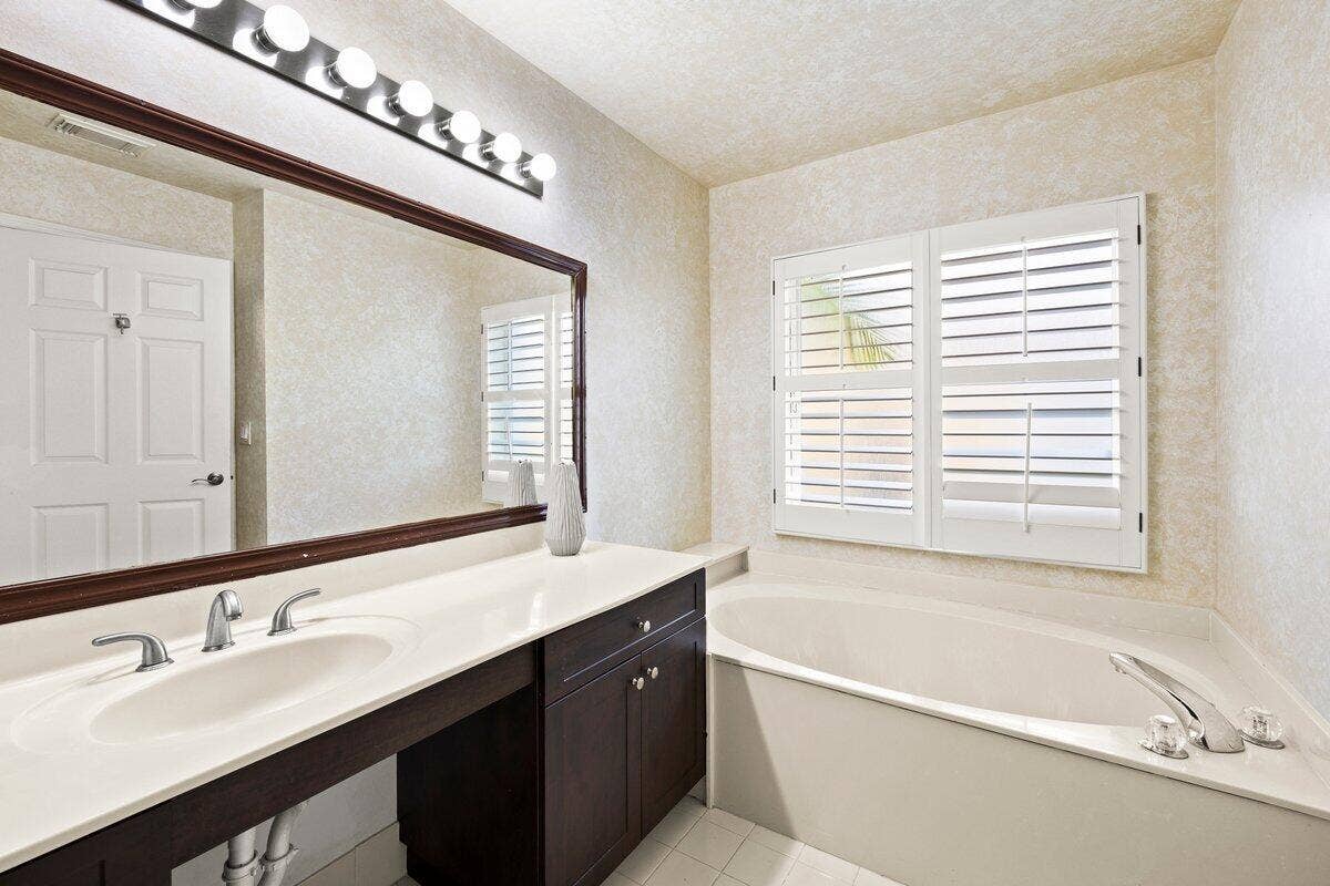 363 SW 161st Avenue, Pembroke Pines, FL 33027 Master bath