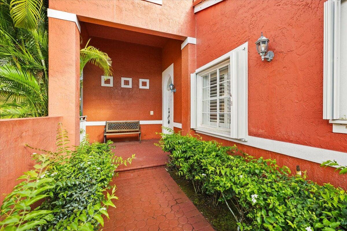 363 SW 161st Avenue, Pembroke Pines, FL 33027 03-424A3989