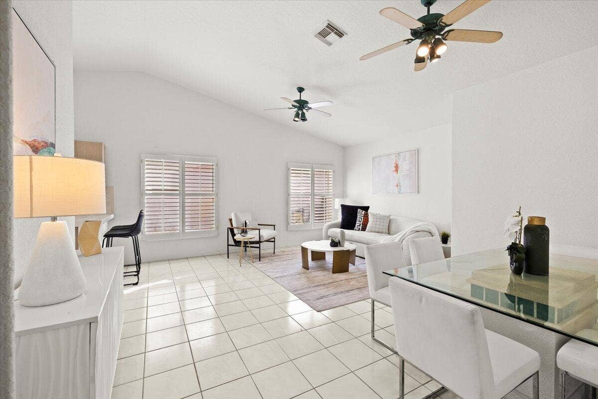 363 SW 161st Avenue, Pembroke Pines, FL 33027 09-424A4067