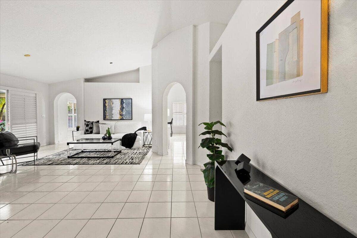 363 SW 161st Avenue, Pembroke Pines, FL 33027 04-424A4047