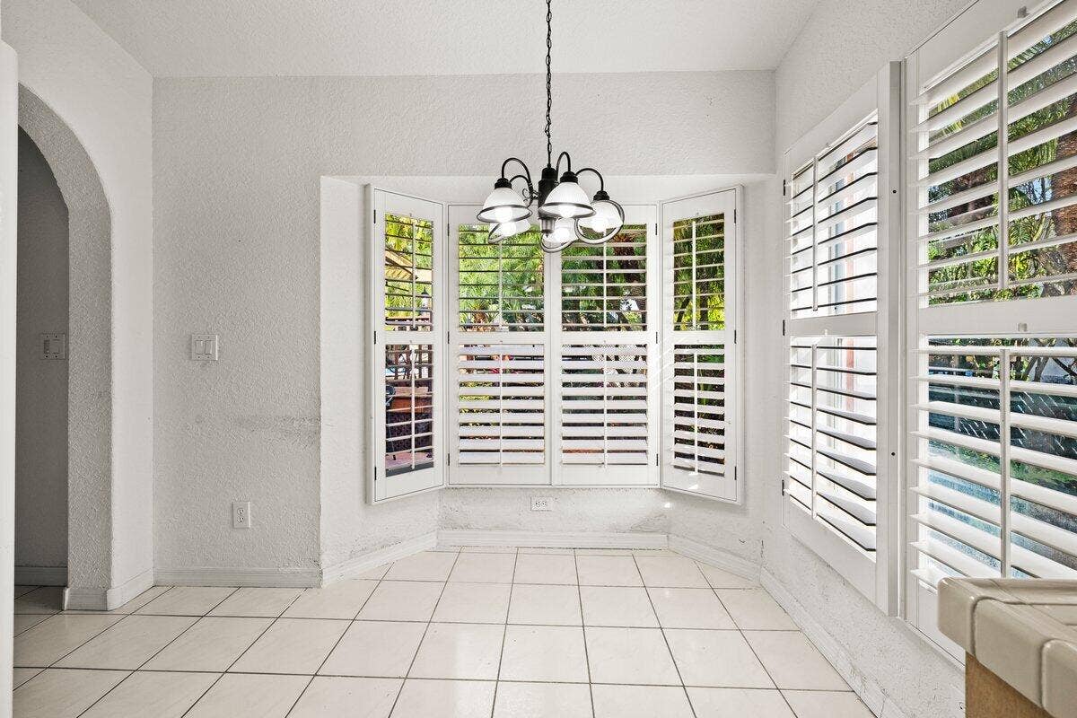 363 SW 161st Avenue, Pembroke Pines, FL 33027 No marc