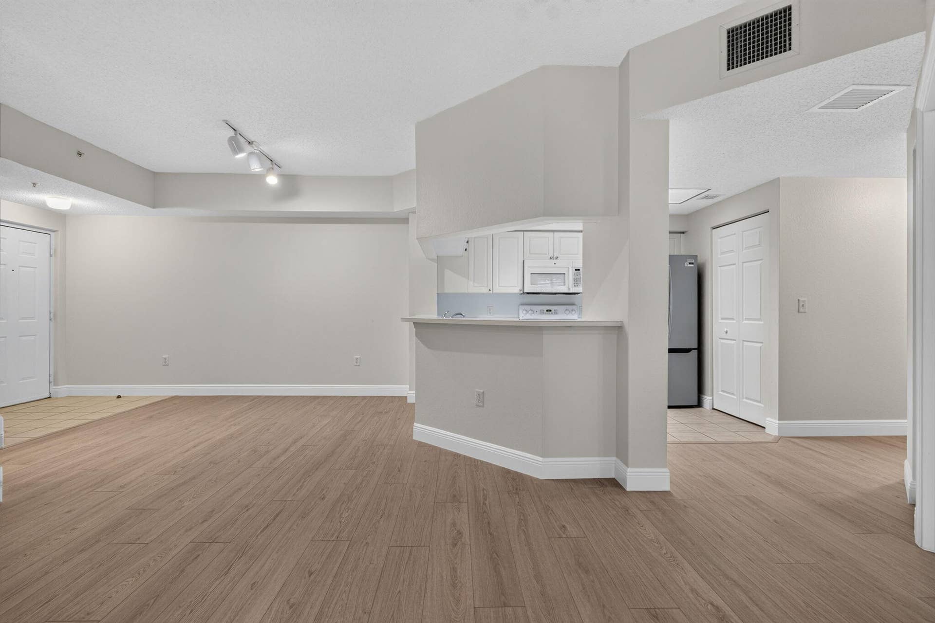 3020 Alcazar Place, Palm Beach Gardens, FL 33410 8-web-or-mls-_MLP2020