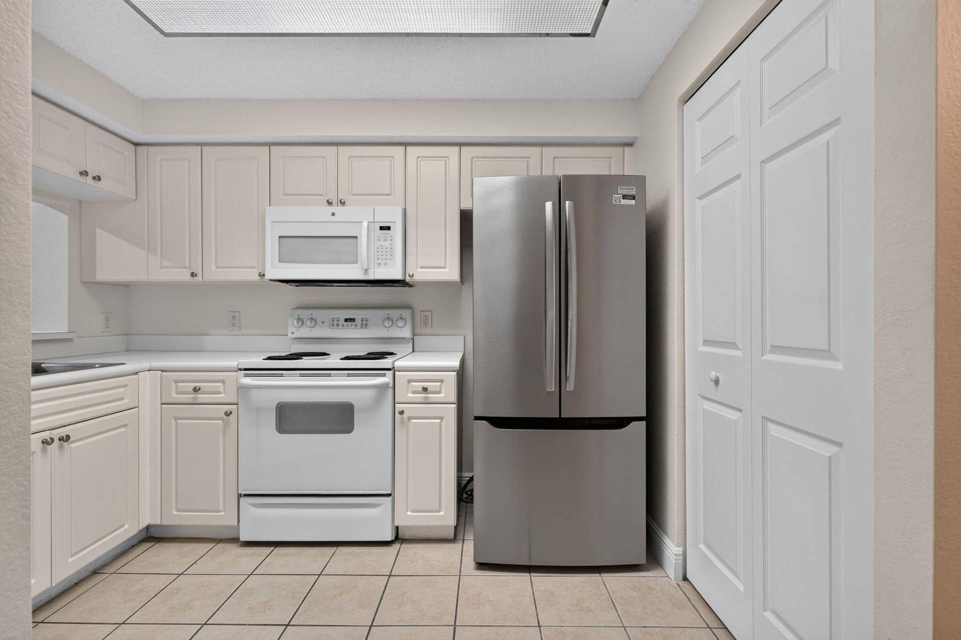 3020 Alcazar Place, Palm Beach Gardens, FL 33410 15-web-or-mls-_MLP2055