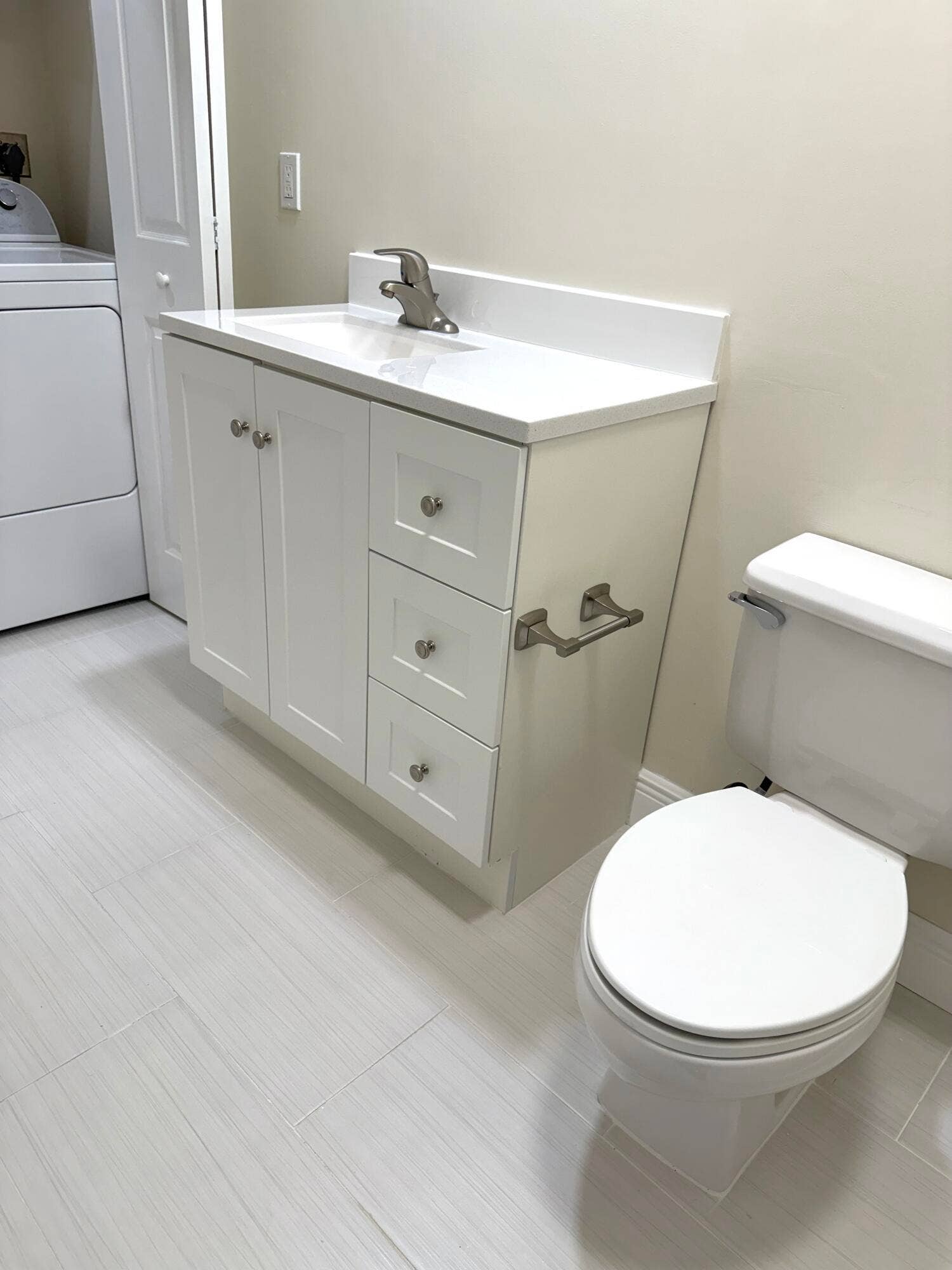 18292 Clear Brook Circle, Boca Raton, FL 33498 Half Bathroom