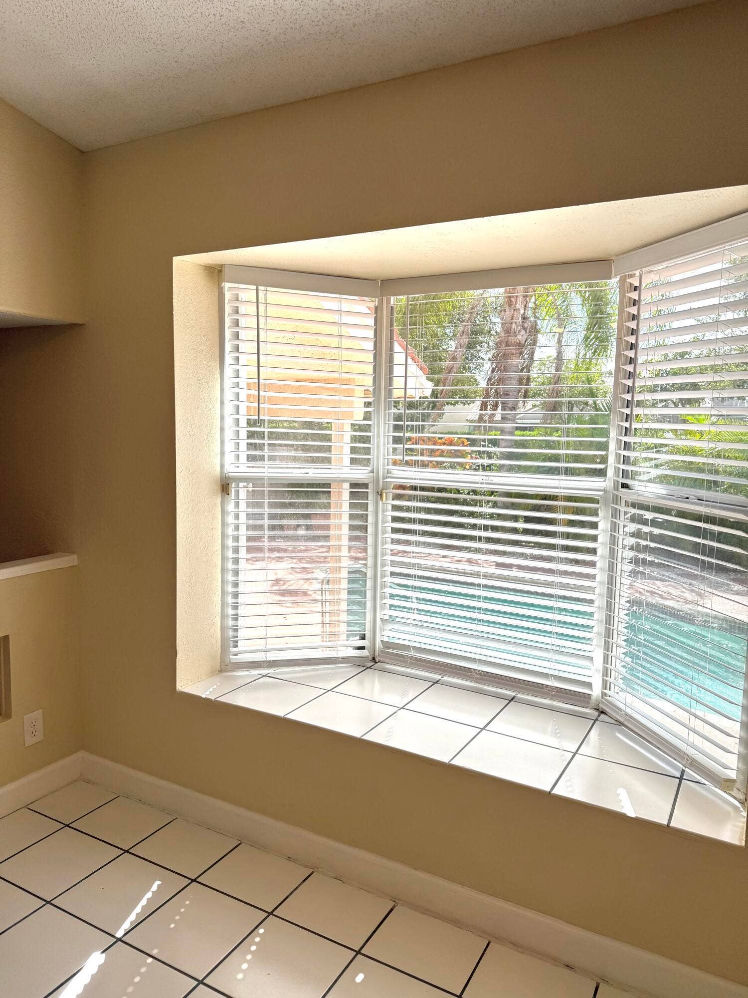 18292 Clear Brook Circle, Boca Raton, FL 33498 Dining - Eat-in