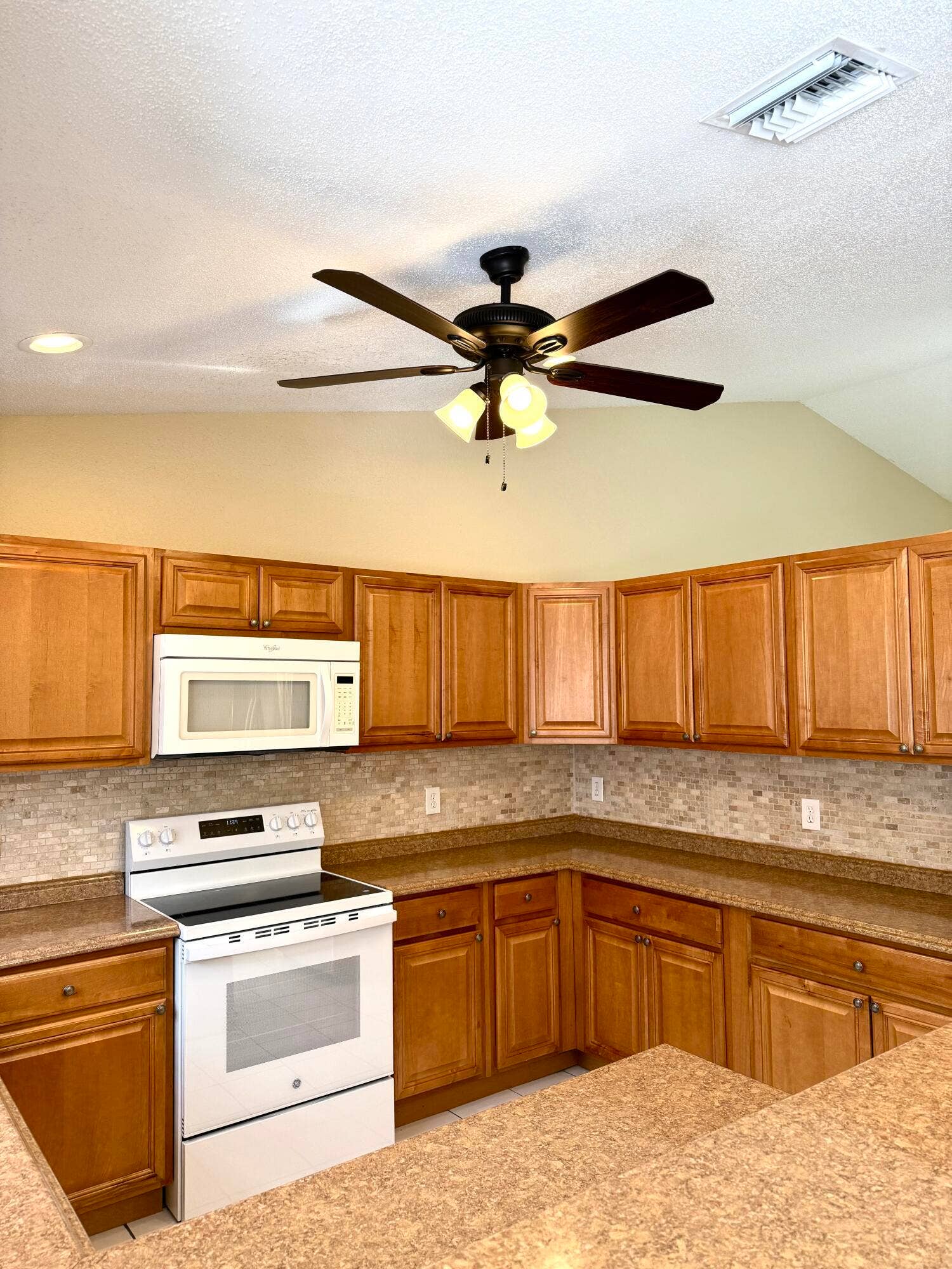 18292 Clear Brook Circle, Boca Raton, FL 33498 Kitchen