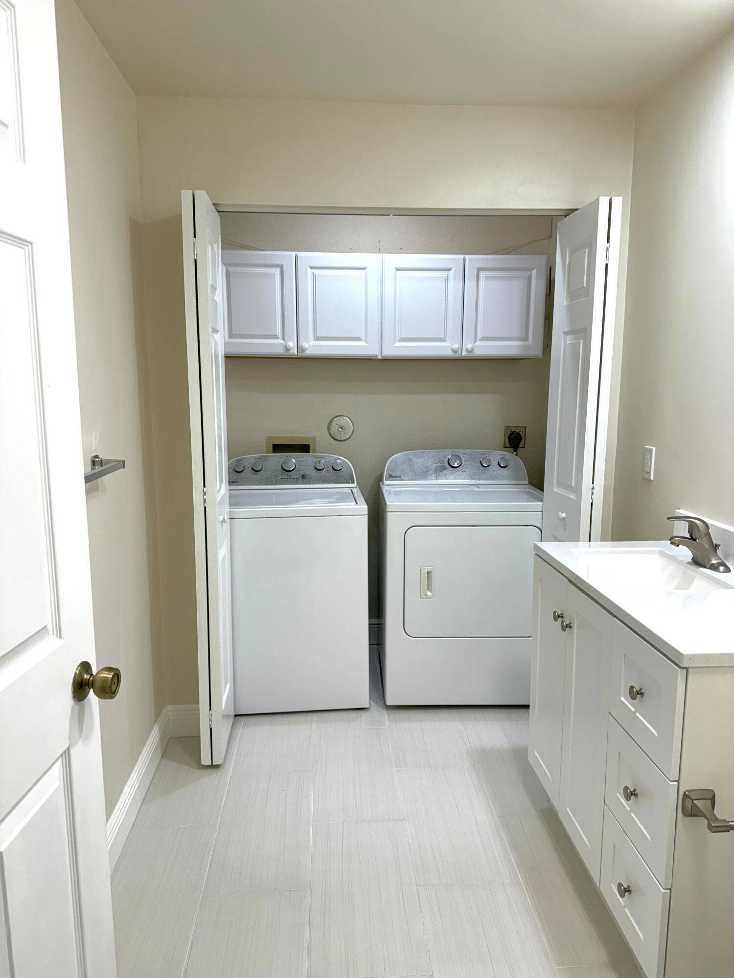 18292 Clear Brook Circle, Boca Raton, FL 33498 Laundry Room - Half bathroom