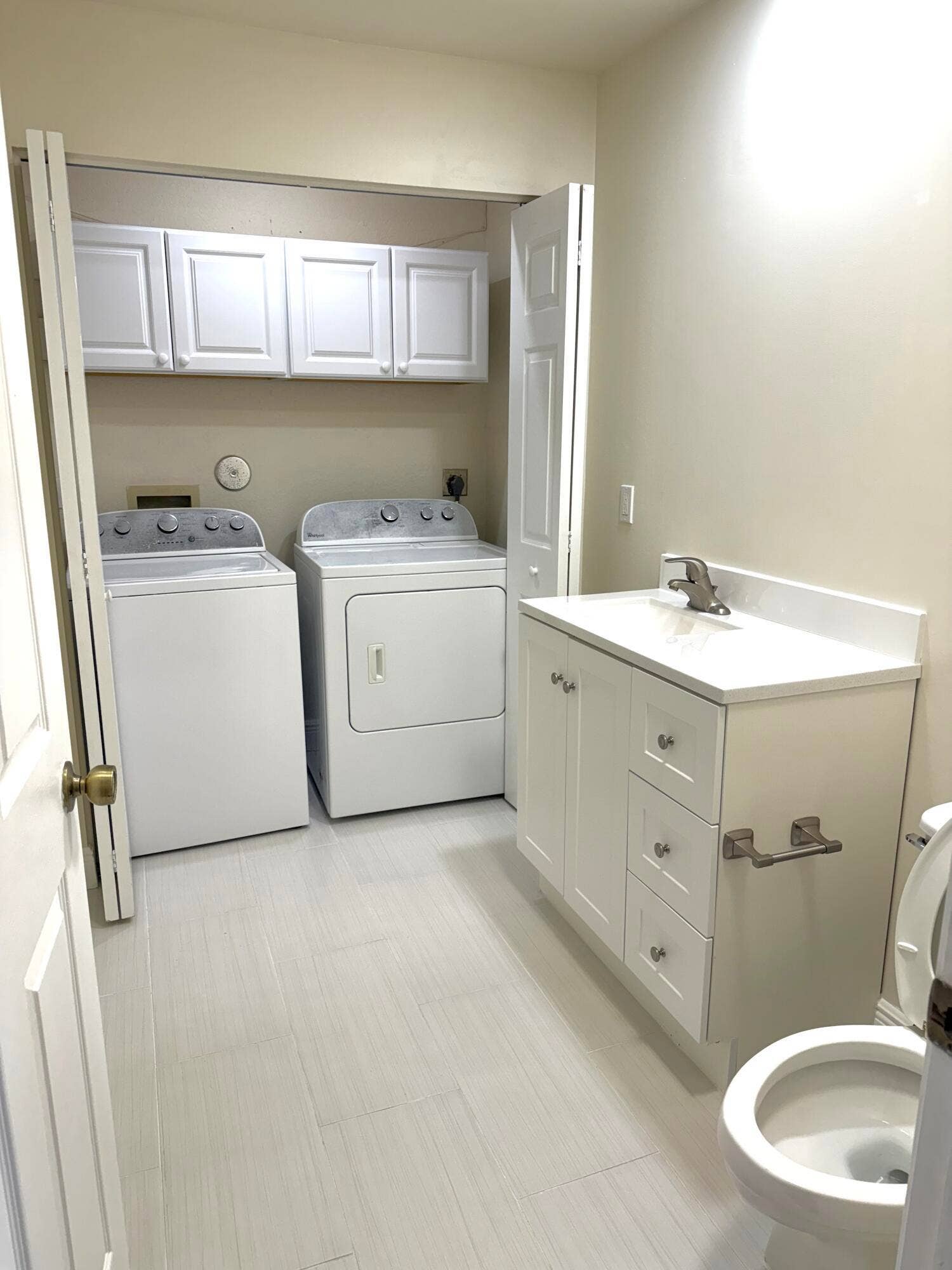 18292 Clear Brook Circle, Boca Raton, FL 33498 Laundry Room - Half Bathroom