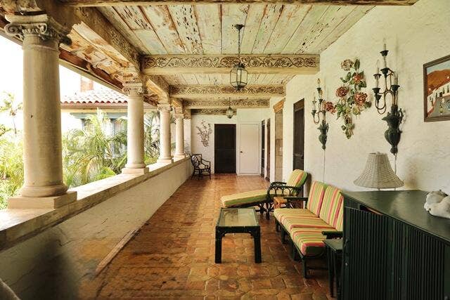 80 Middle Road, Palm Beach, FL 33480 Loge