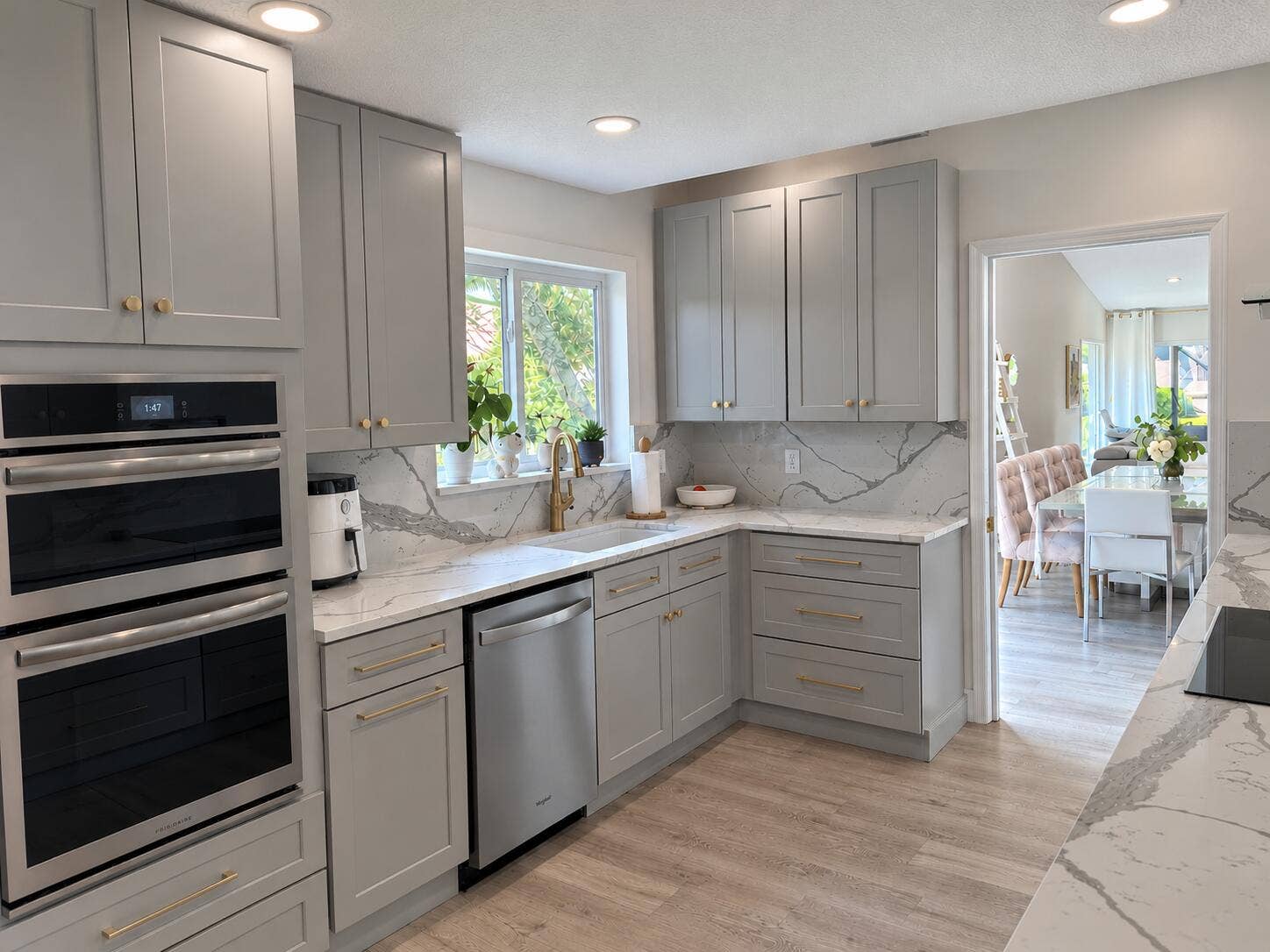 23379 Water Circle, Boca Raton, FL 33486 Bright Gray Marble Kitchen with Dining V