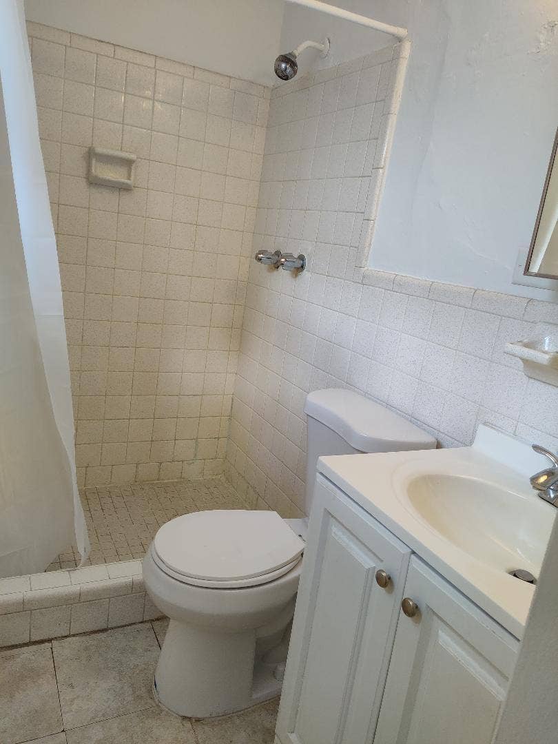 1905 Wheeler Road, #Apt. B, North Palm Beach, FL 33408 thumbnail (4)