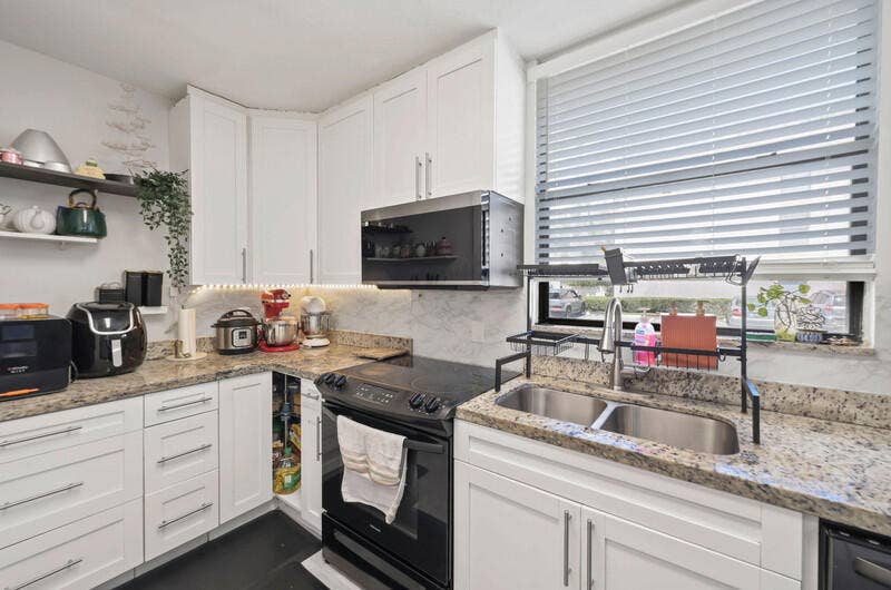 8421 FOREST HILLS Drive, #104, Coral Springs, FL 33065 IMG_0623