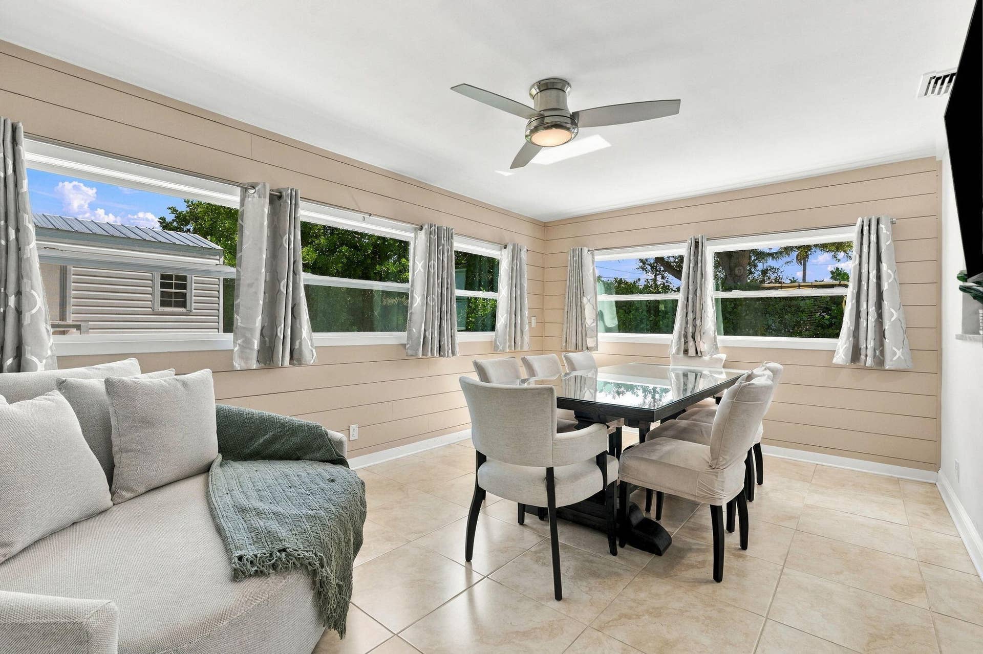 19145 SE Mayo Drive, Jupiter, FL 33469 Tons of Natural Light!