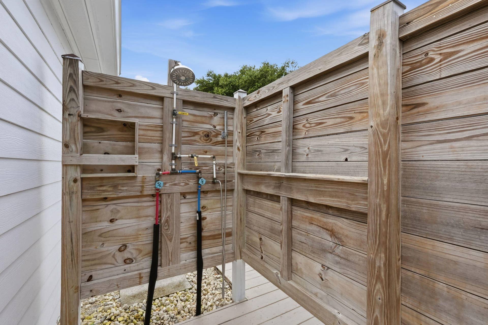 19145 SE Mayo Drive, Jupiter, FL 33469 Outdoor Shower