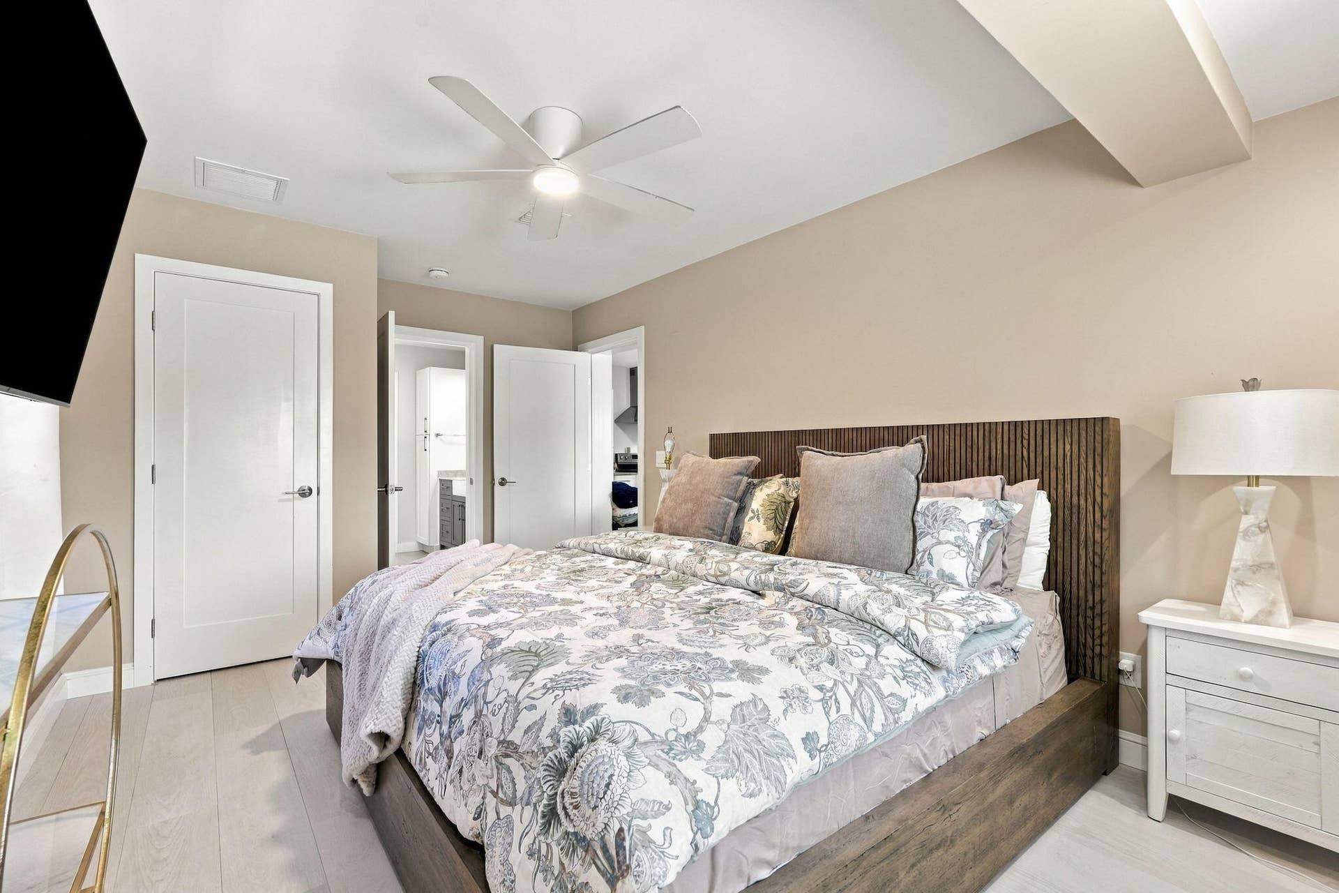 19145 SE Mayo Drive, Jupiter, FL 33469 Large Master + Ensuite