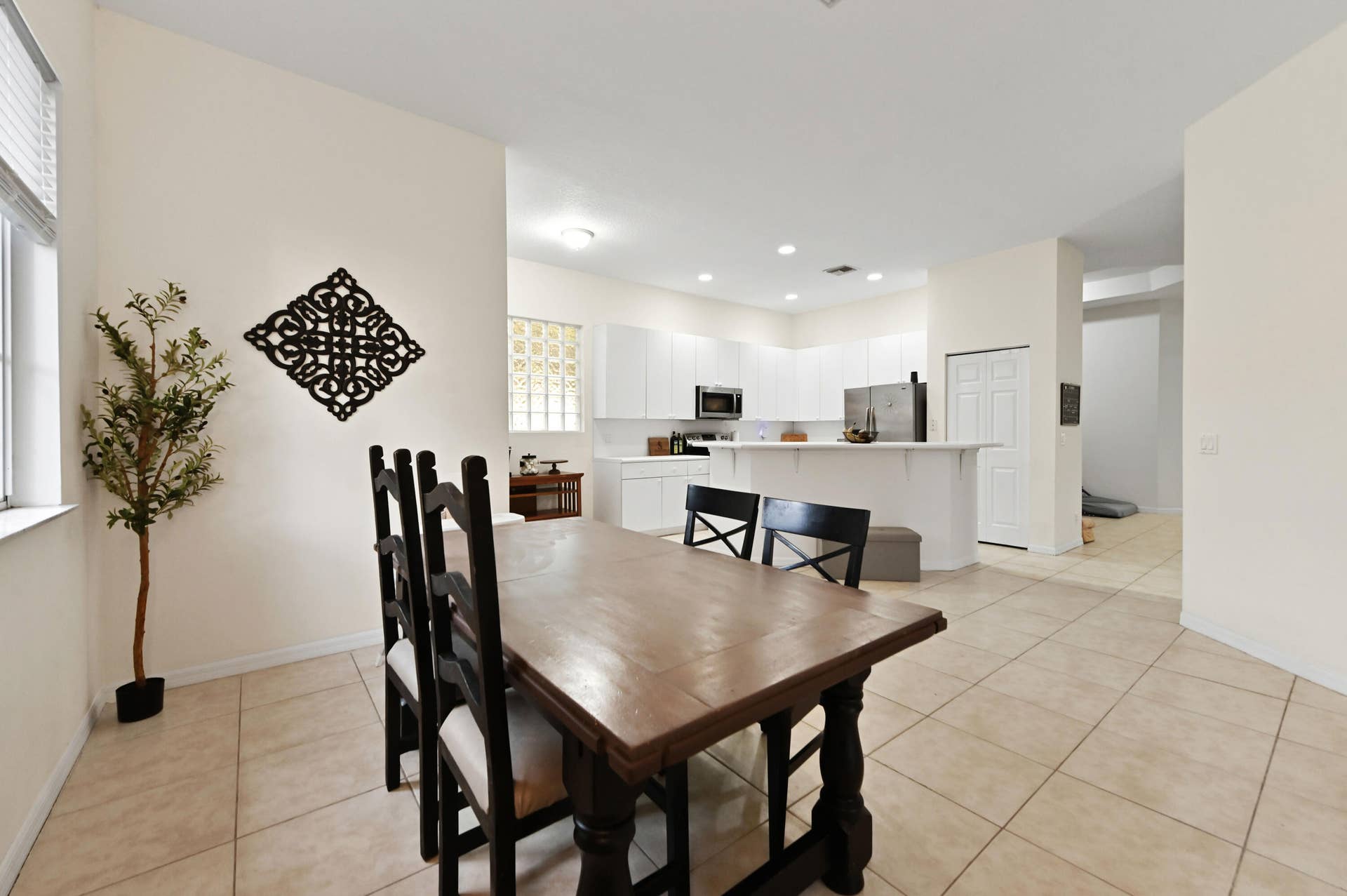 16 Dining area 03