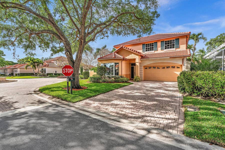 Property photo for 36 Monterey Pointe Drive, Palm Beach Gardens, FL